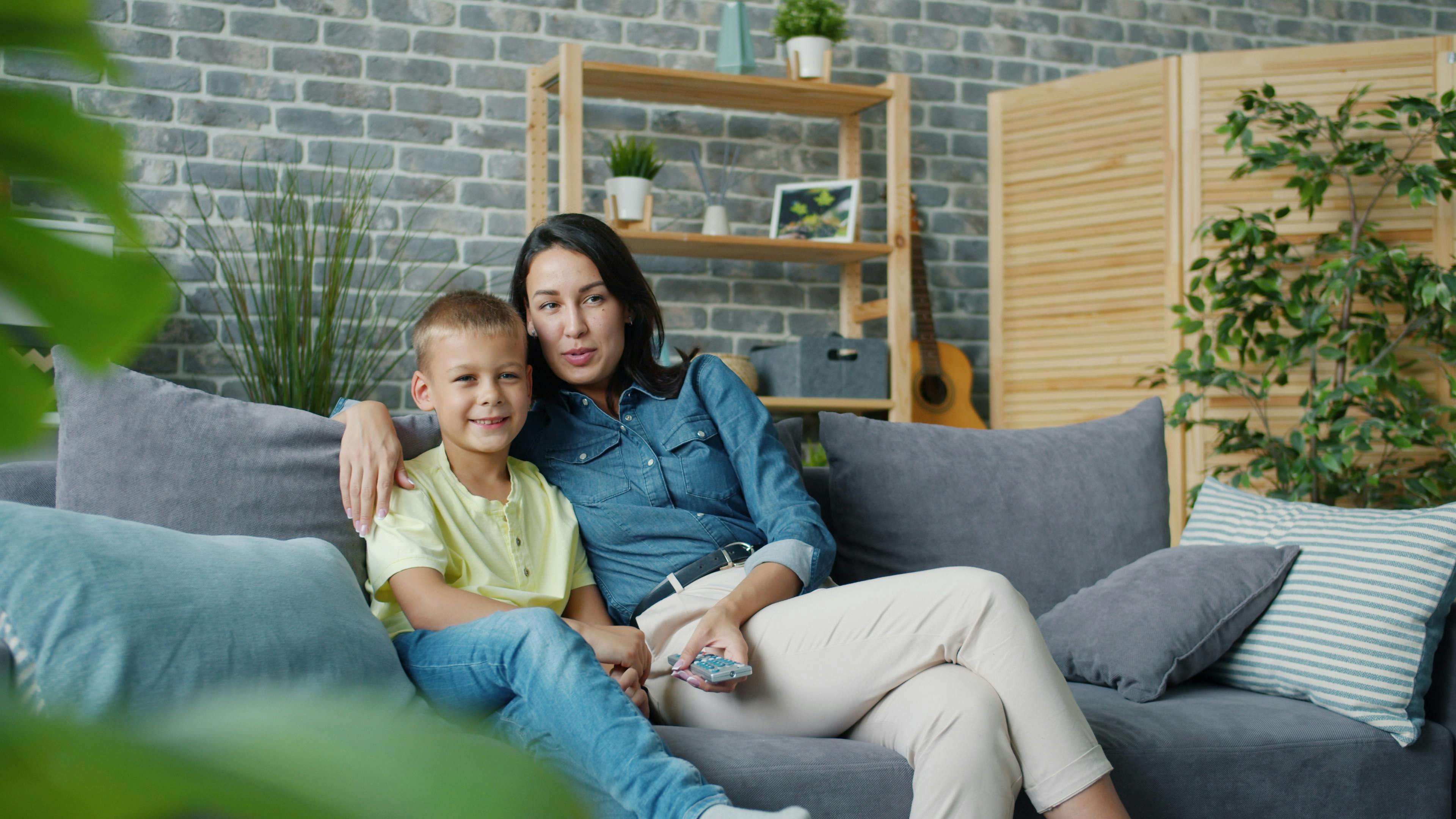 Freely adds CNN, Warner Bros Discovery channels as streaming lineup expands — Photo by Vitaly Gariev on Pexels