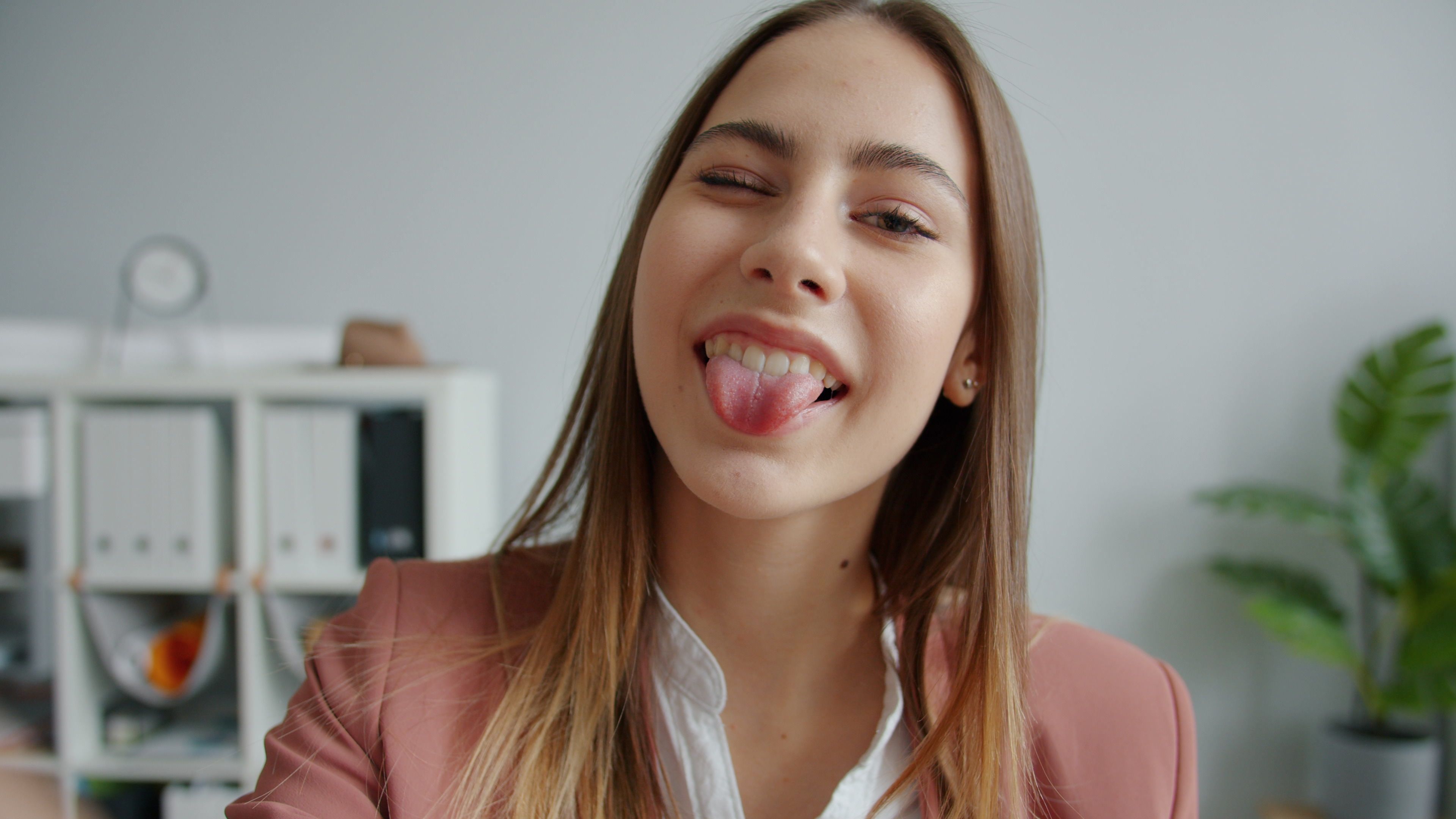 Tongue Burn: Causes, Symptoms, and Home Remedies