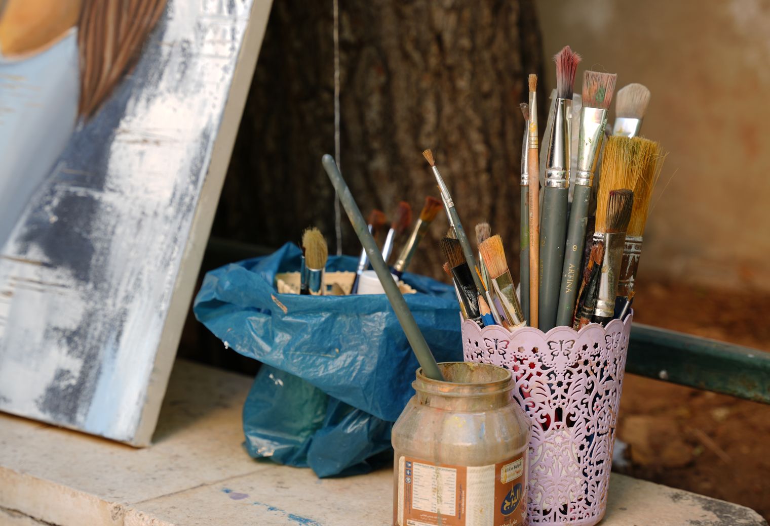 Painters and Decorators in Lower Clapton — woodwork brushed to a crisp, smooth line