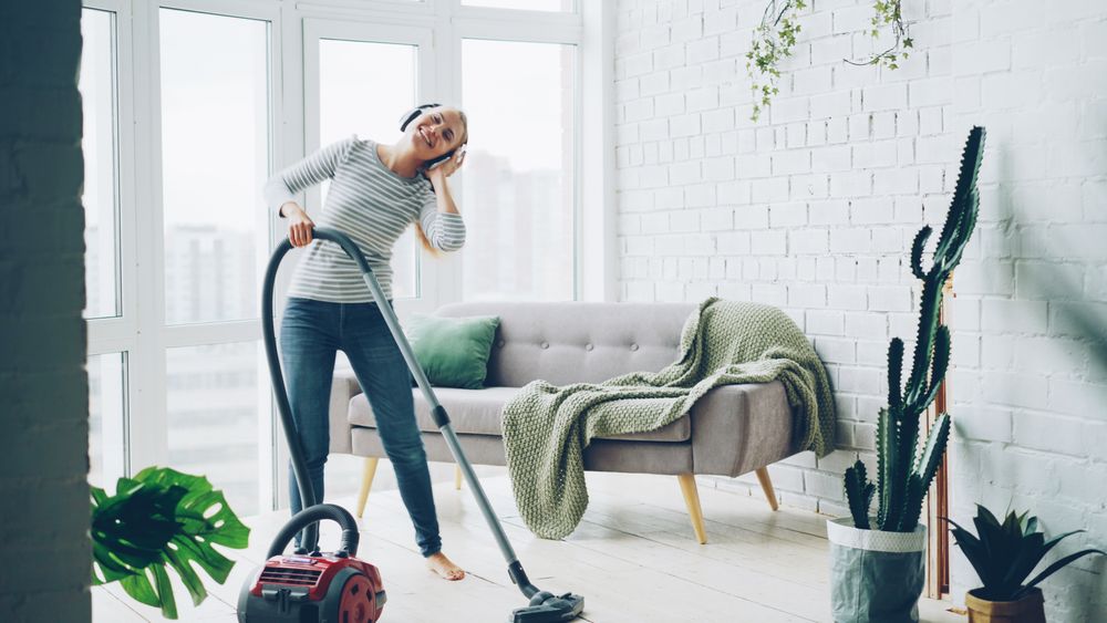Everyday floor care in a bright living room