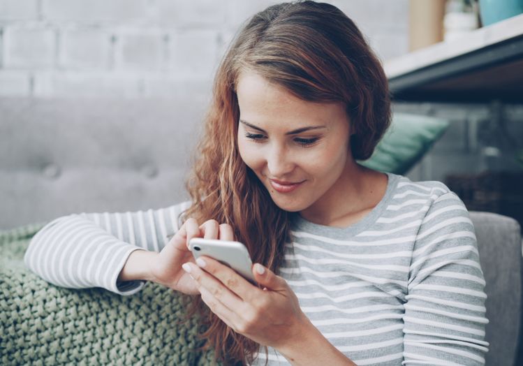 Online dating: starting a conversation on a niche platform