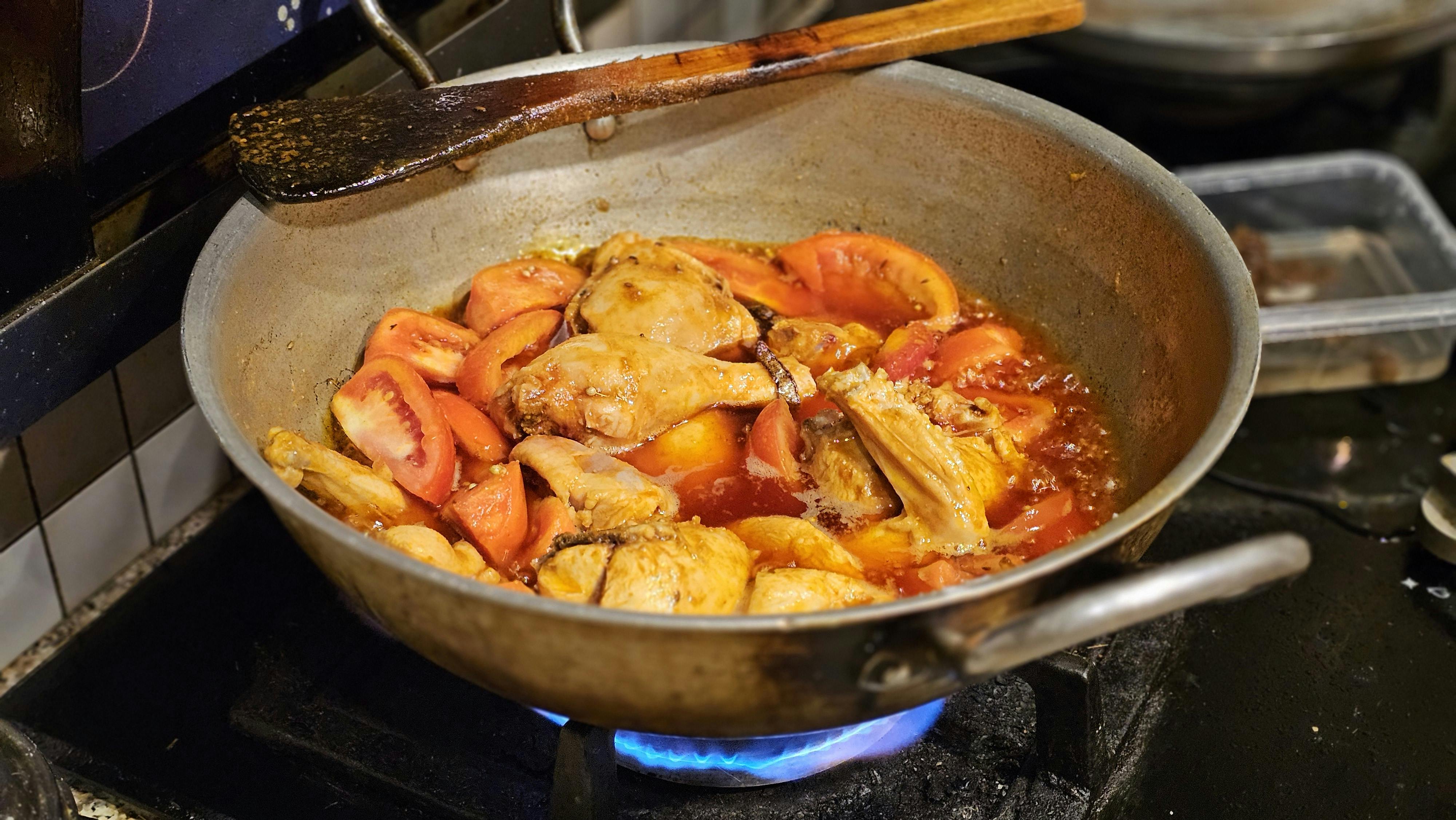 home cooking budget-friendly recipes — Photo by Muhammad  Khawar Nazir on Pexels