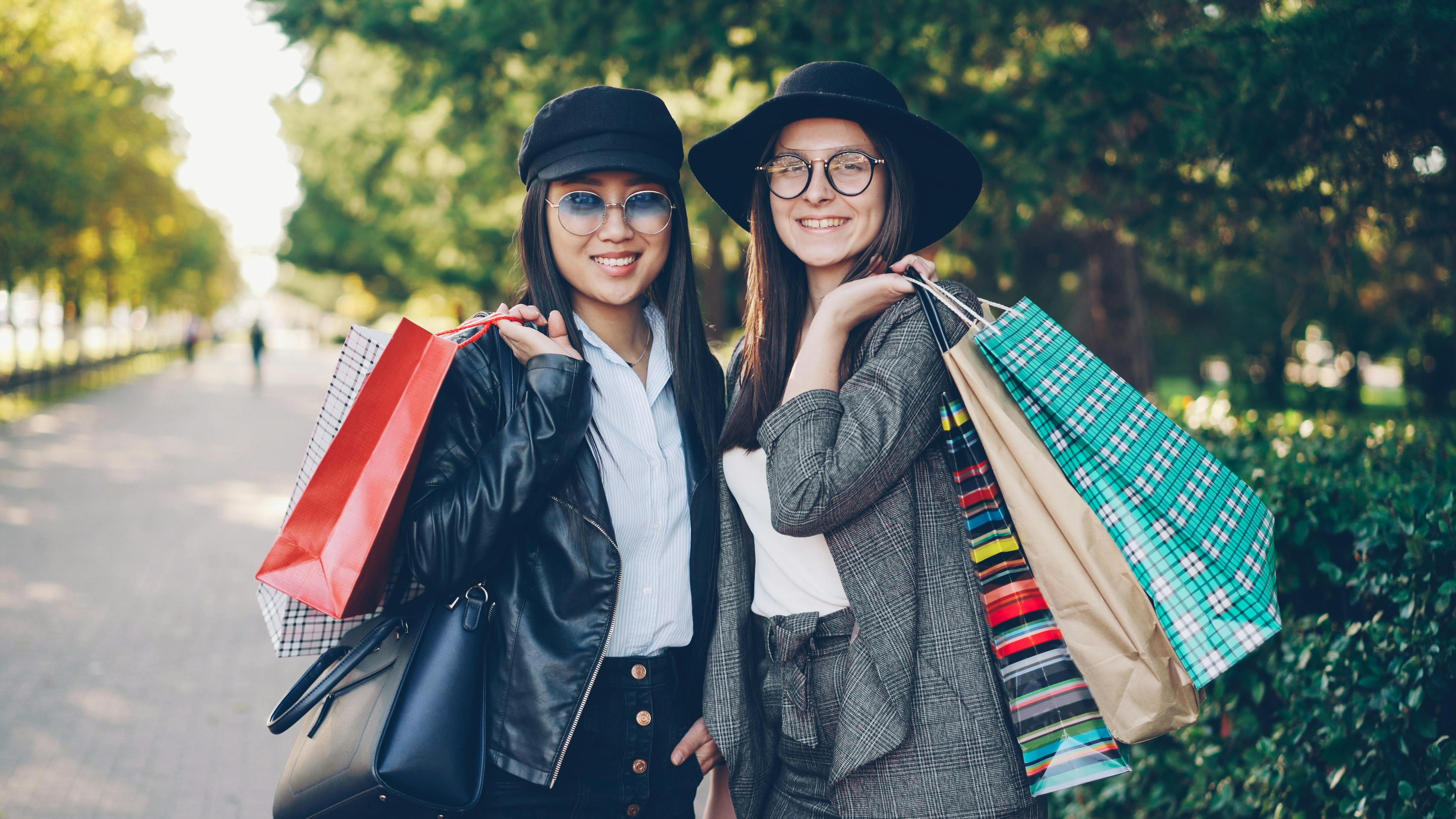 general lifestyle shop online legit — Photo by Vitaly Gariev on Pexels