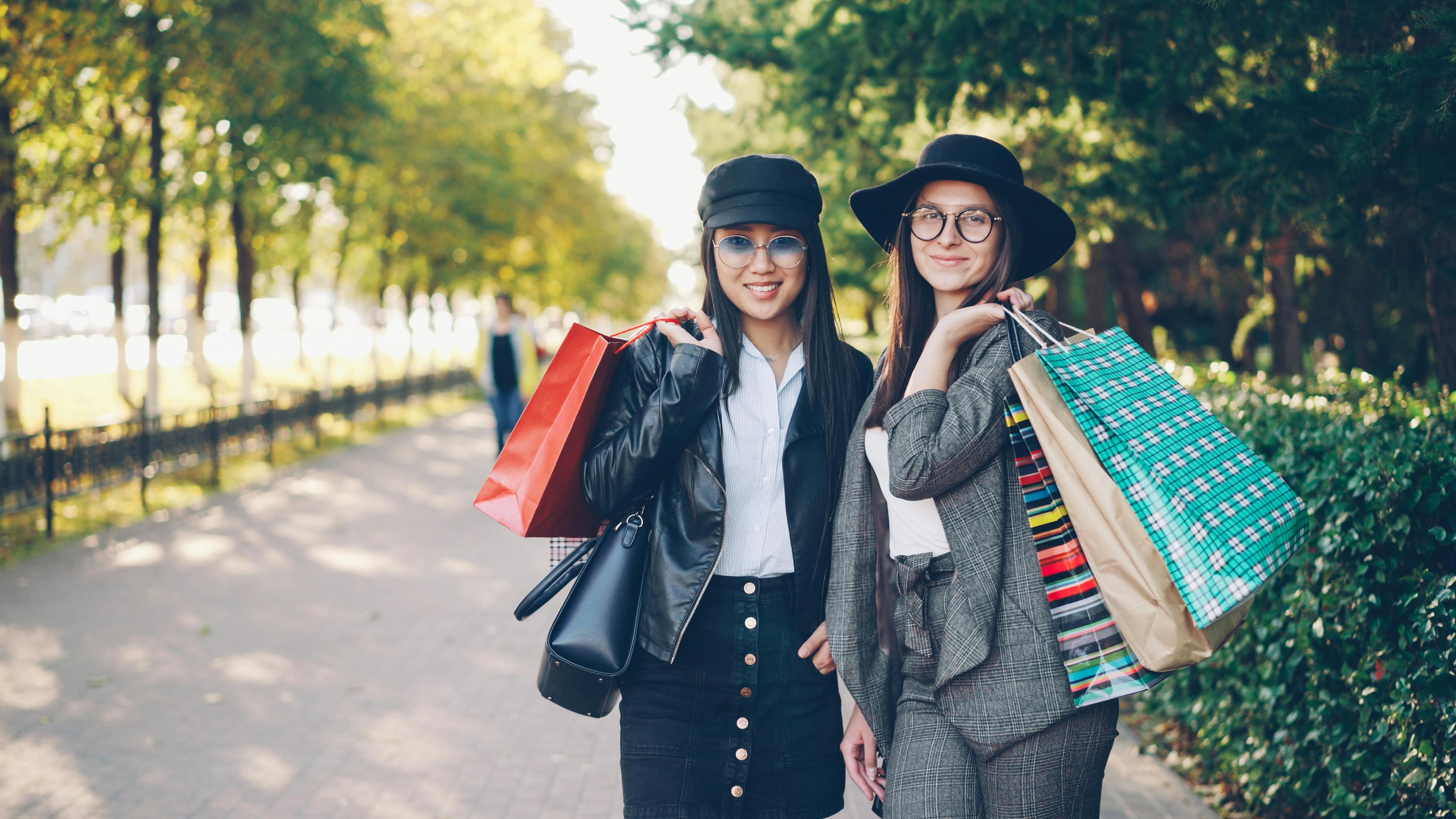 general lifestyle shop online legit — Photo by Vitaly Gariev on Pexels