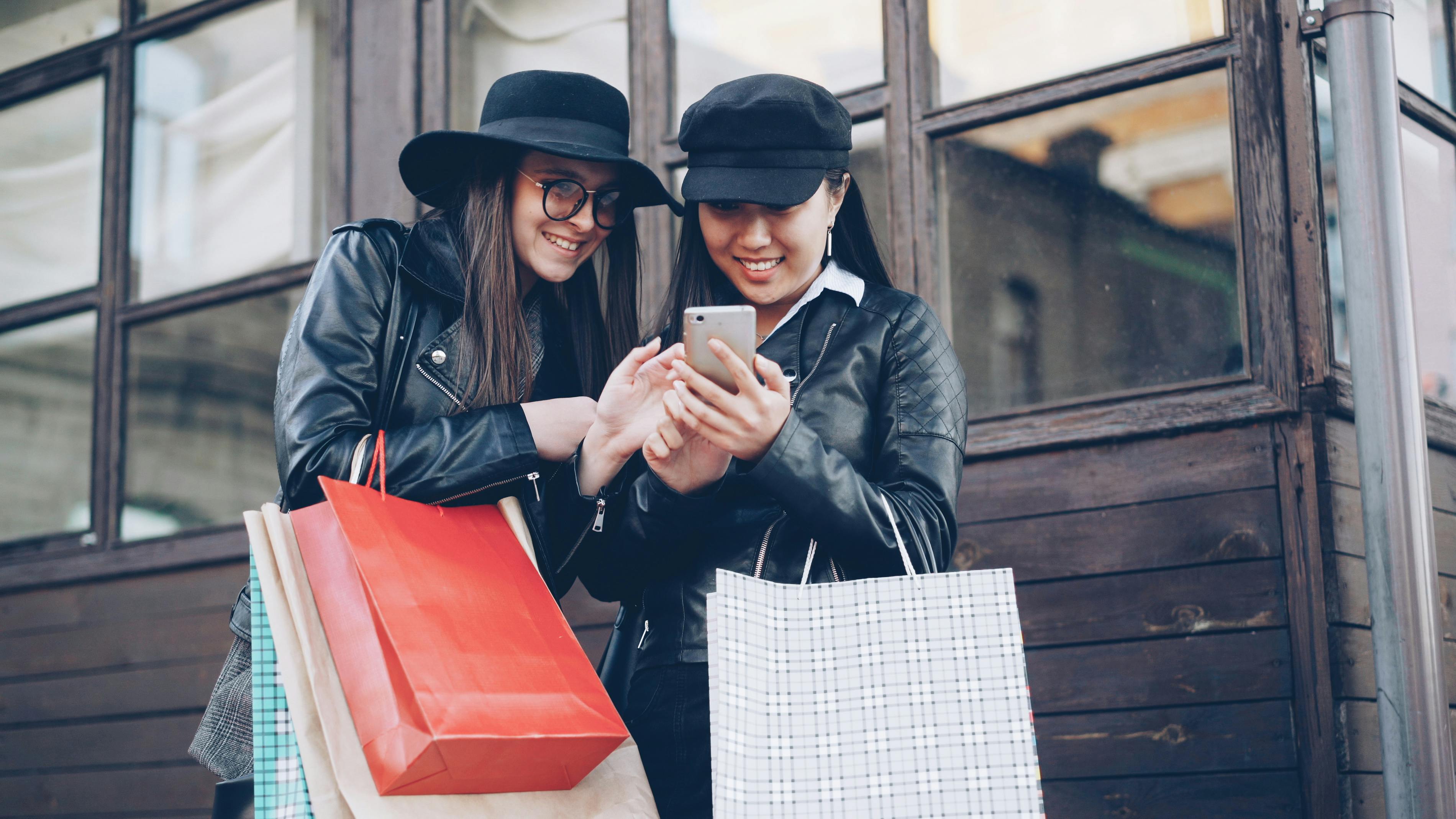 general lifestyle shop phone number — Photo by Vitaly Gariev on Pexels