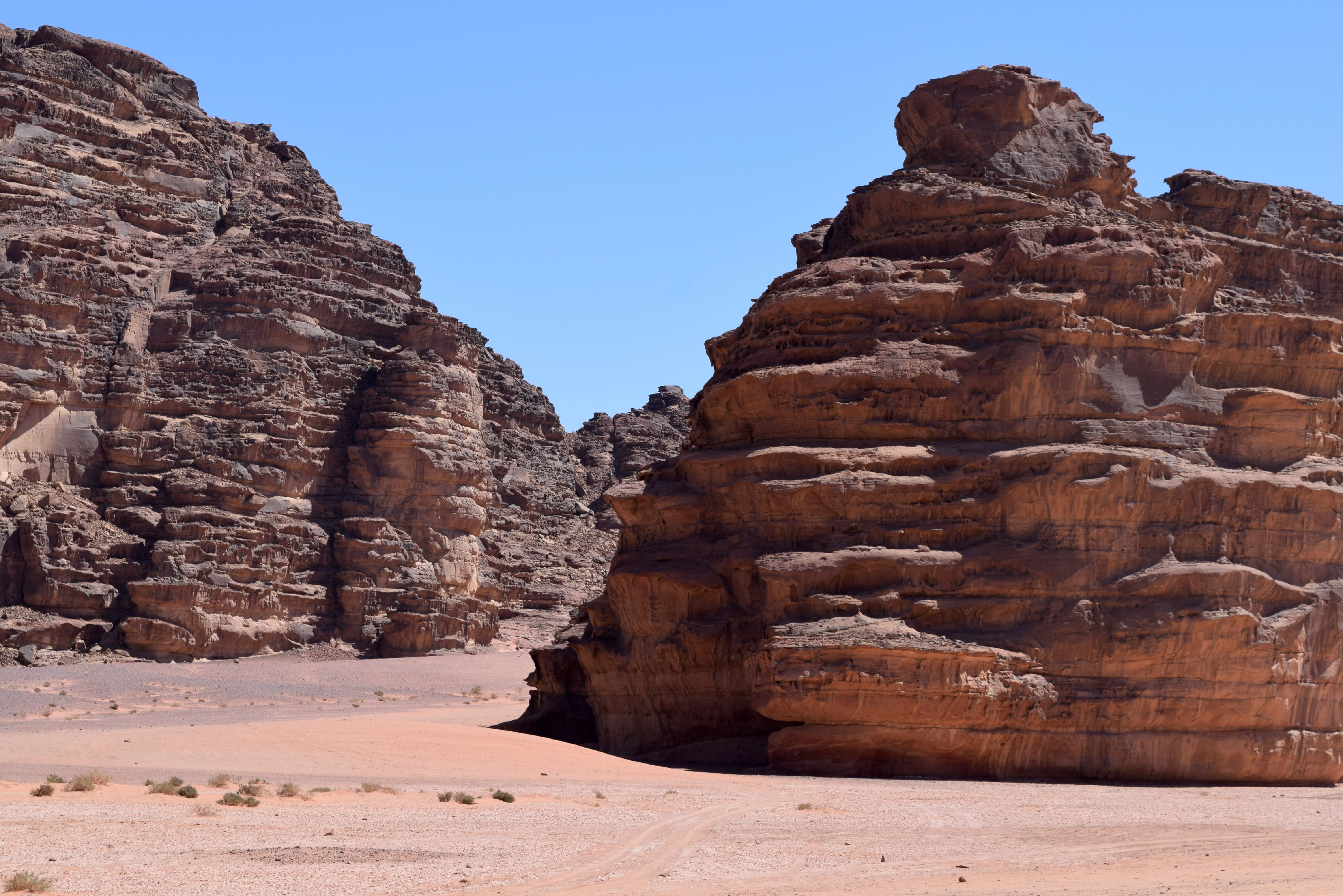 Stunning Rock Formations in Wadi Rum Desert, Jordan · Free Stock Photo