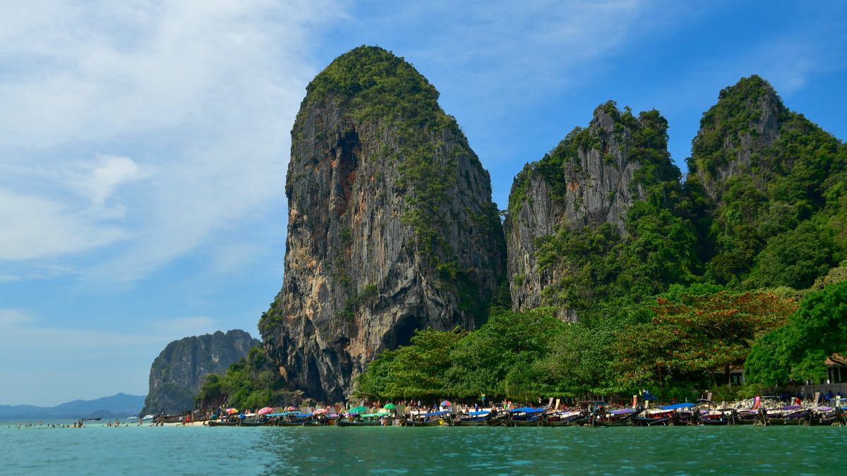 ผู้พักอาศัยในแชบแบทถูกกล่าวหาว่าร่วมมือกับหน่วยข่าวกรองอิหร่าน