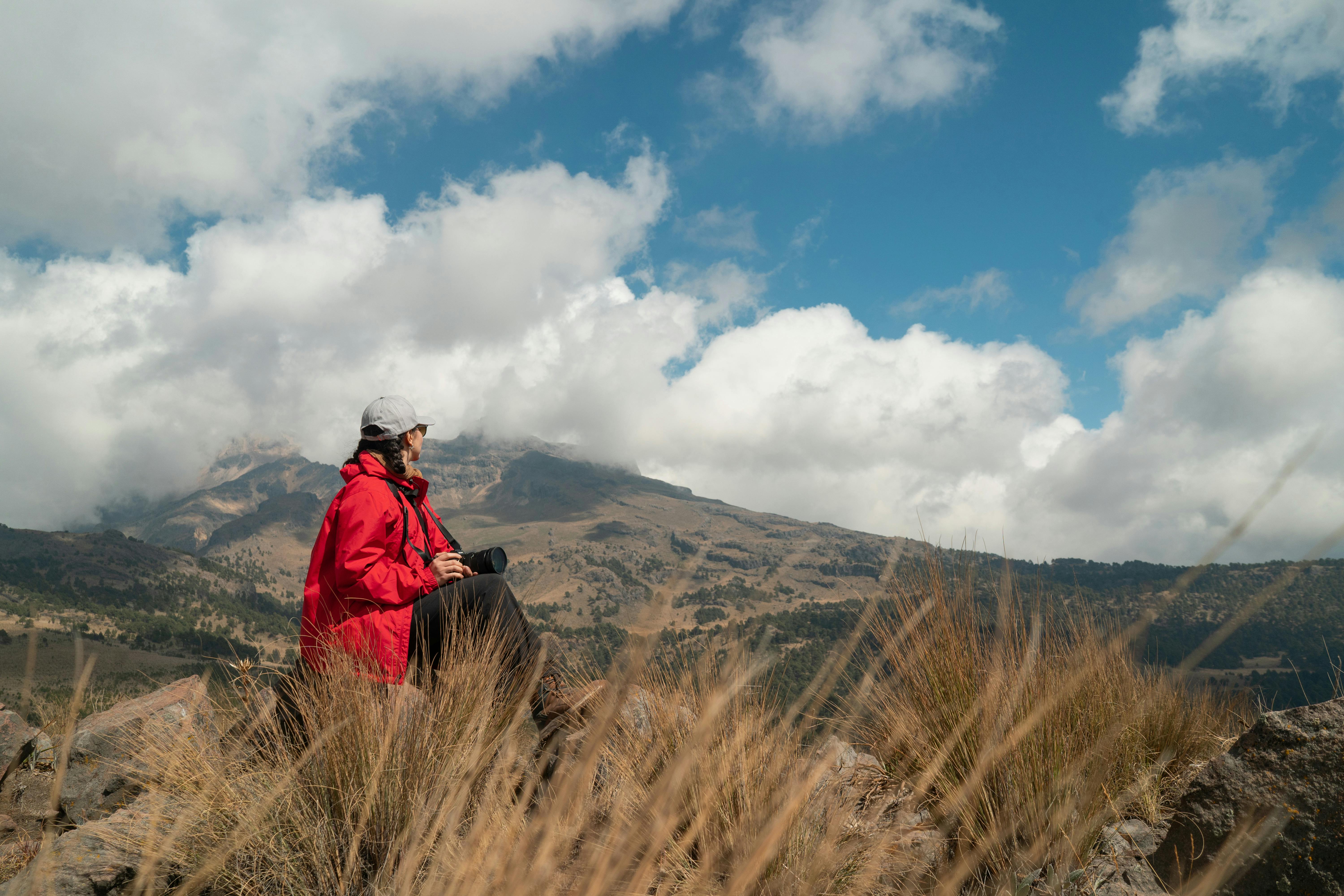 Travel Smart with Cotopaxi Coraza: The Ultimate Eco-Friendly Luggage Solution — Photo by Omar Tapia on Pexels