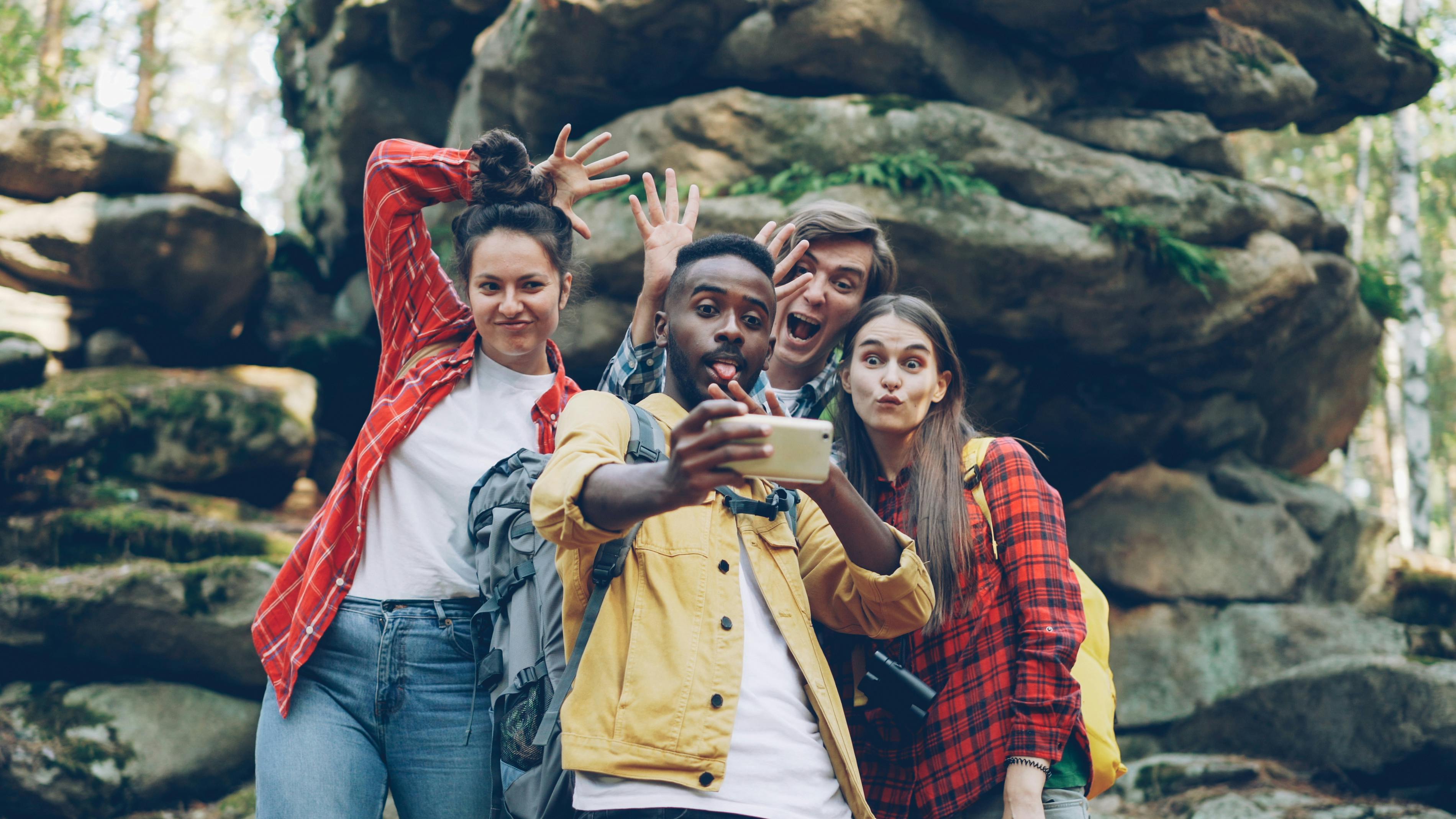 who owns general travel group — Photo by Vitaly Gariev on Pexels