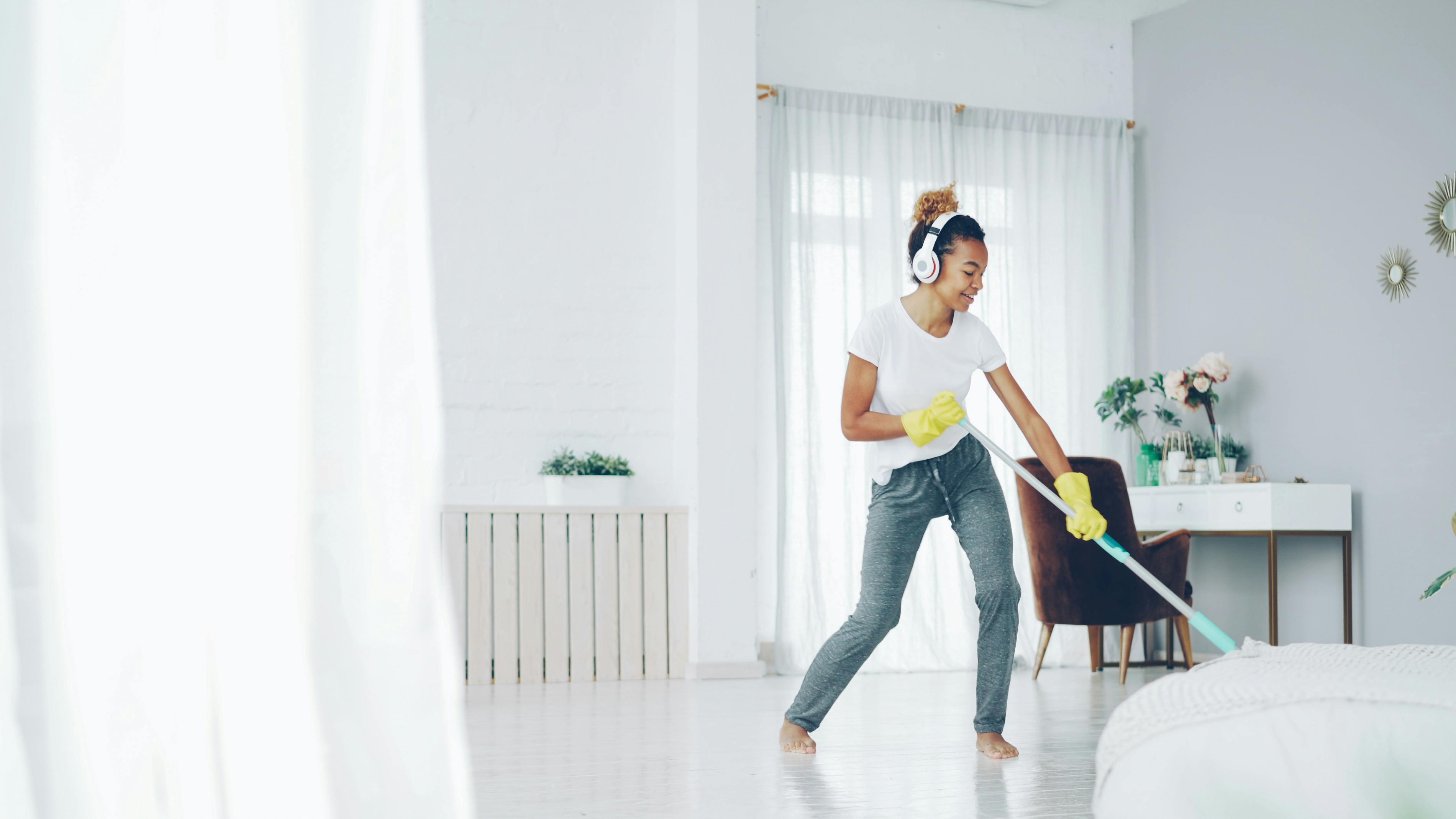 cleaning organization — Photo by Vitaly Gariev on Pexels