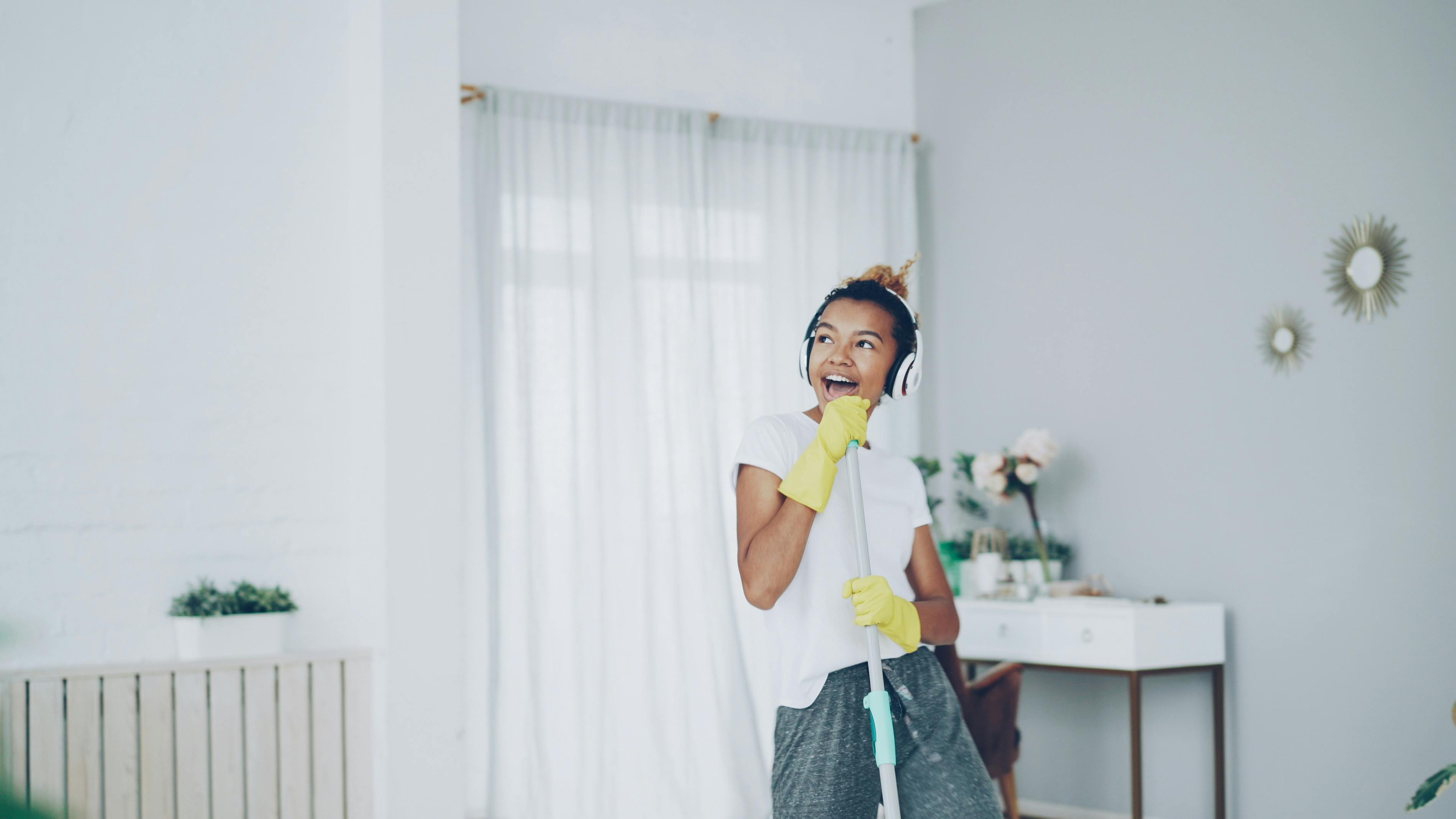 cleaning home management — Photo by Vitaly Gariev on Pexels