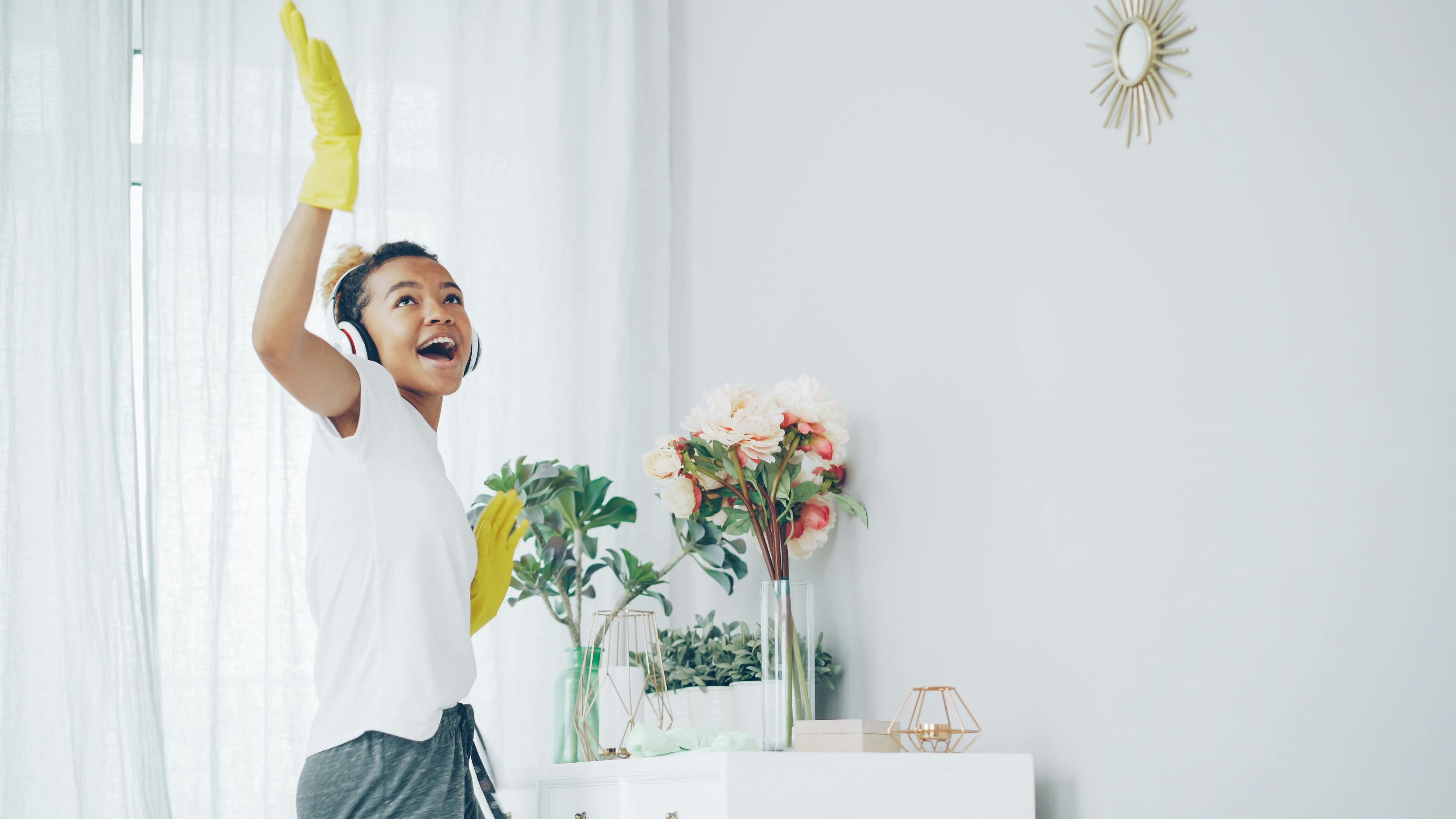 Looking to declutter while spring cleaning? 1-800-GOT-JUNK? can help and all you have to do is point. Find out more on Live. 