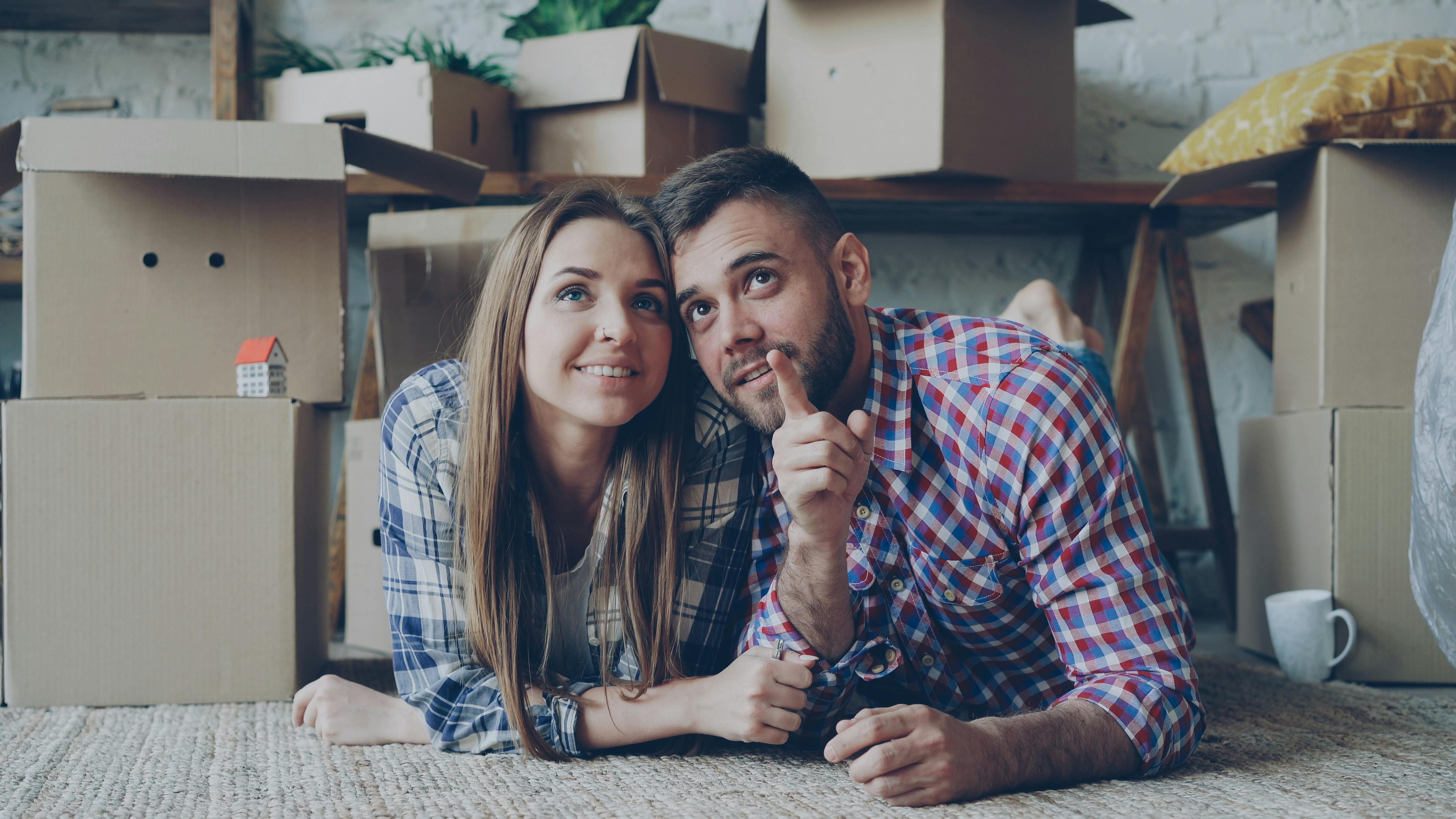 Good News For Buyers: Investors Are Selling Homes to Cut Their Losses — Photo by Vitaly Gariev on Pexels