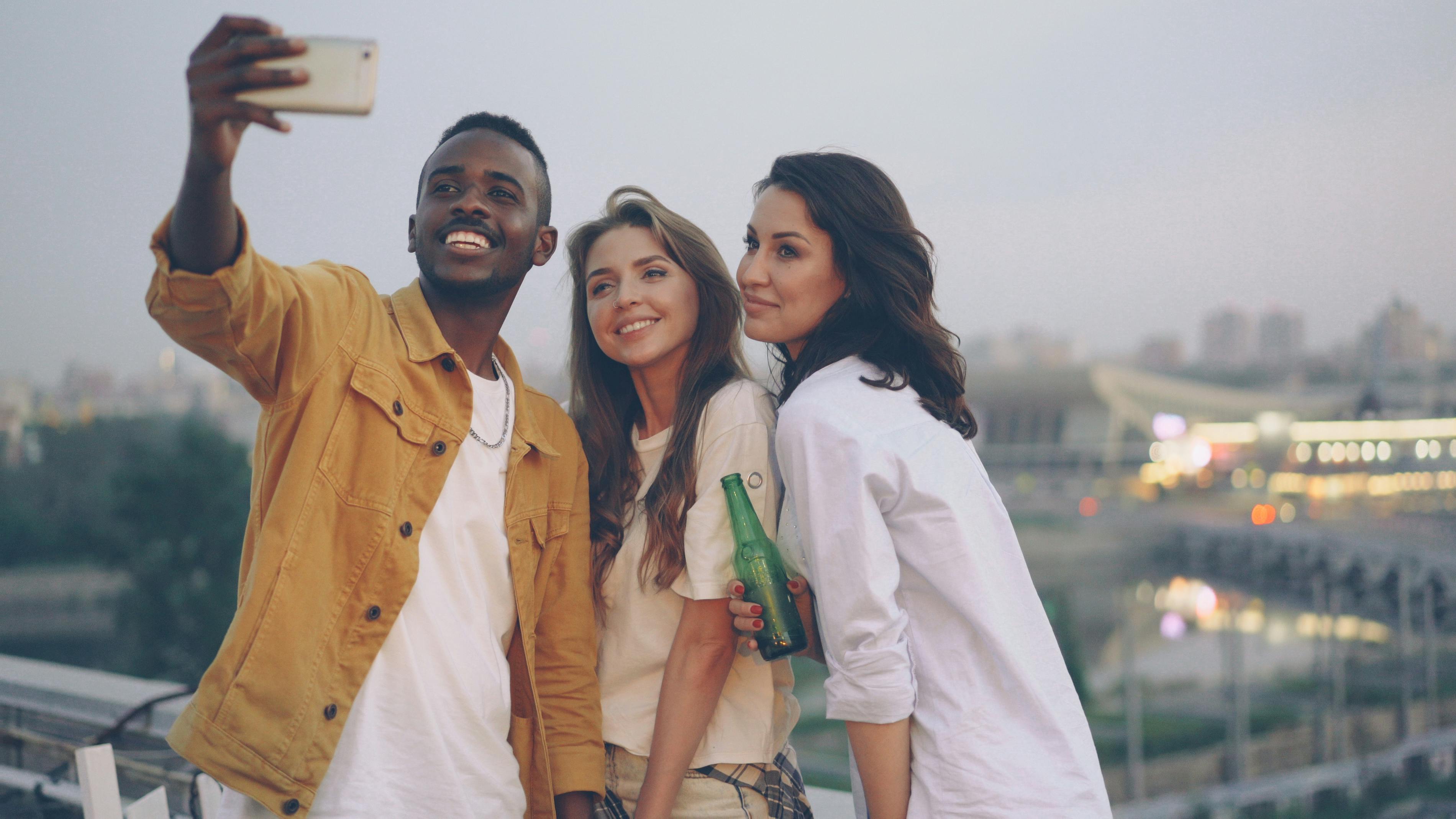 Gen Z's Marriage Delay: A Decade-Long Monetisation Gap for Dating Apps