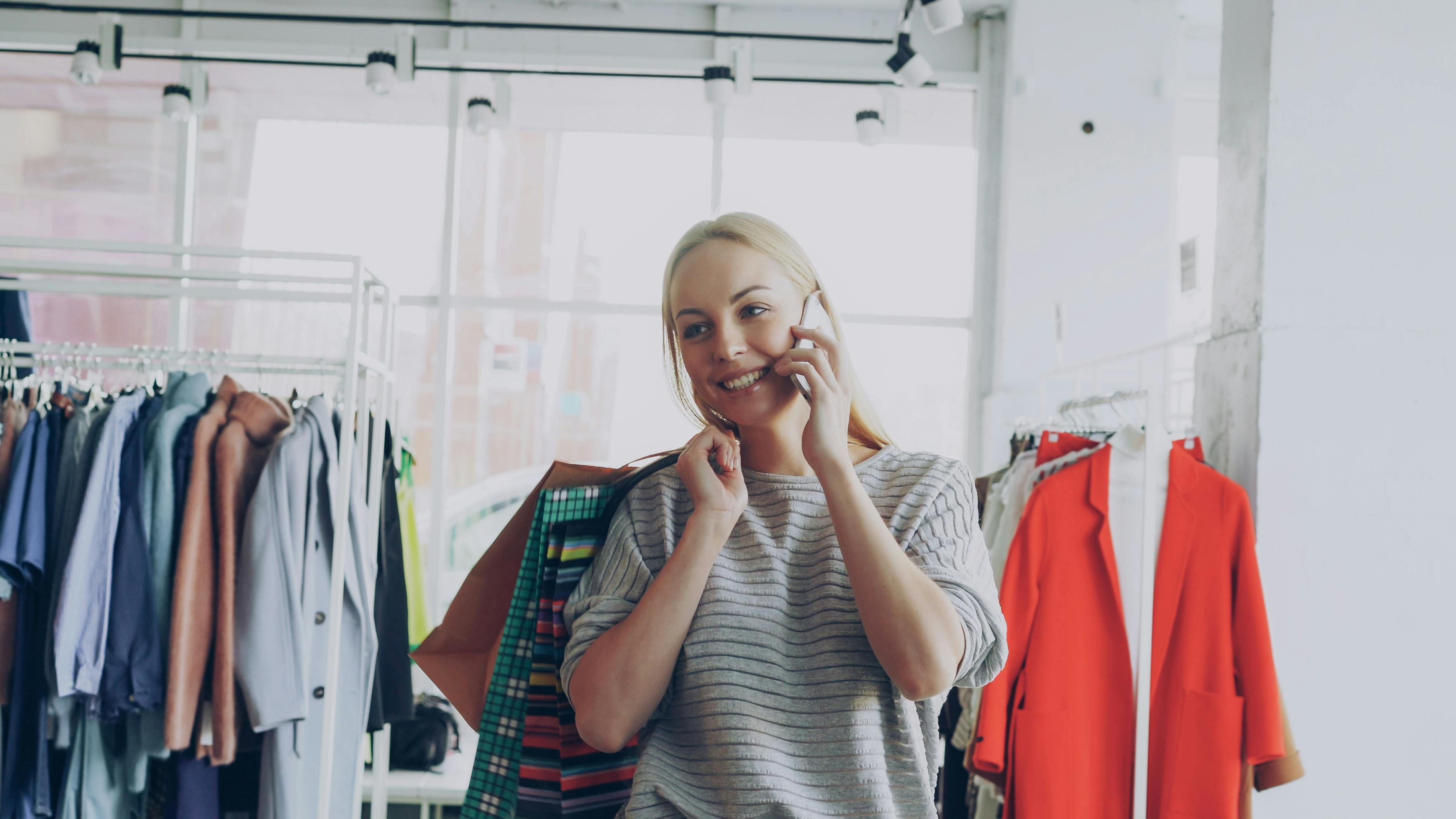 consumer tech brands consumer electronics best buy — Photo by Vitaly Gariev on Pexels