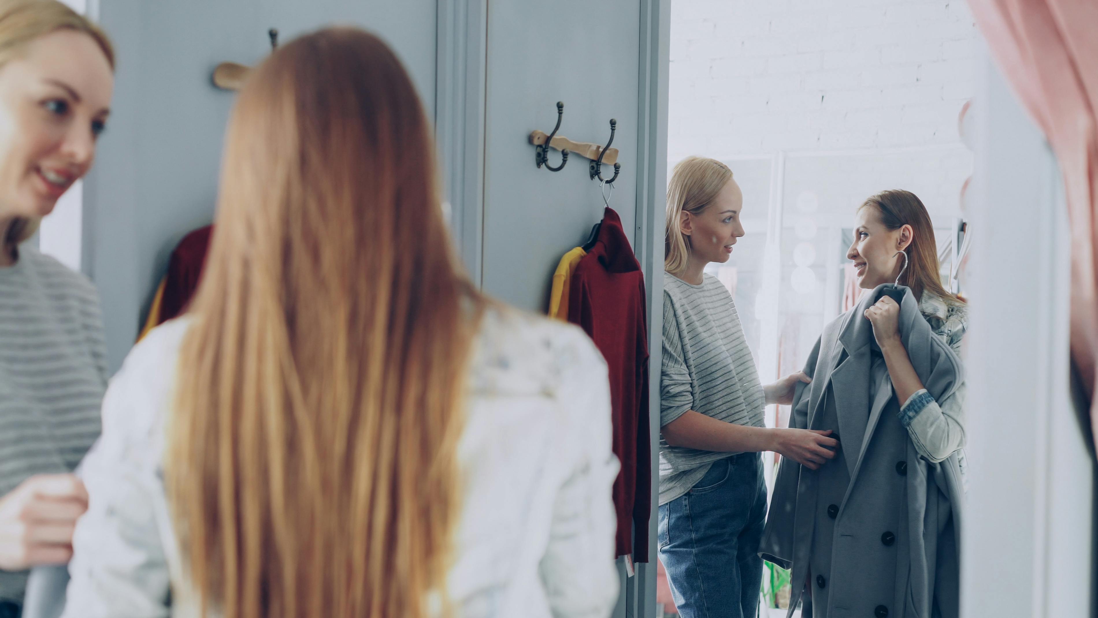fashion wardrobe website — Photo by Vitaly Gariev on Pexels