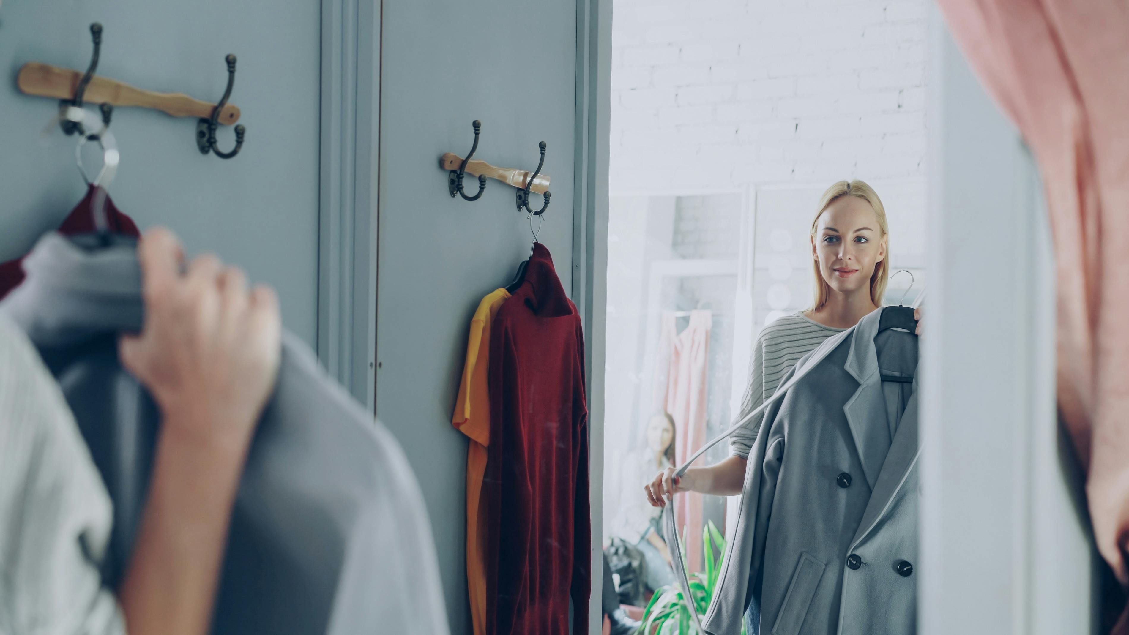 fashion wardrobe website — Photo by Vitaly Gariev on Pexels