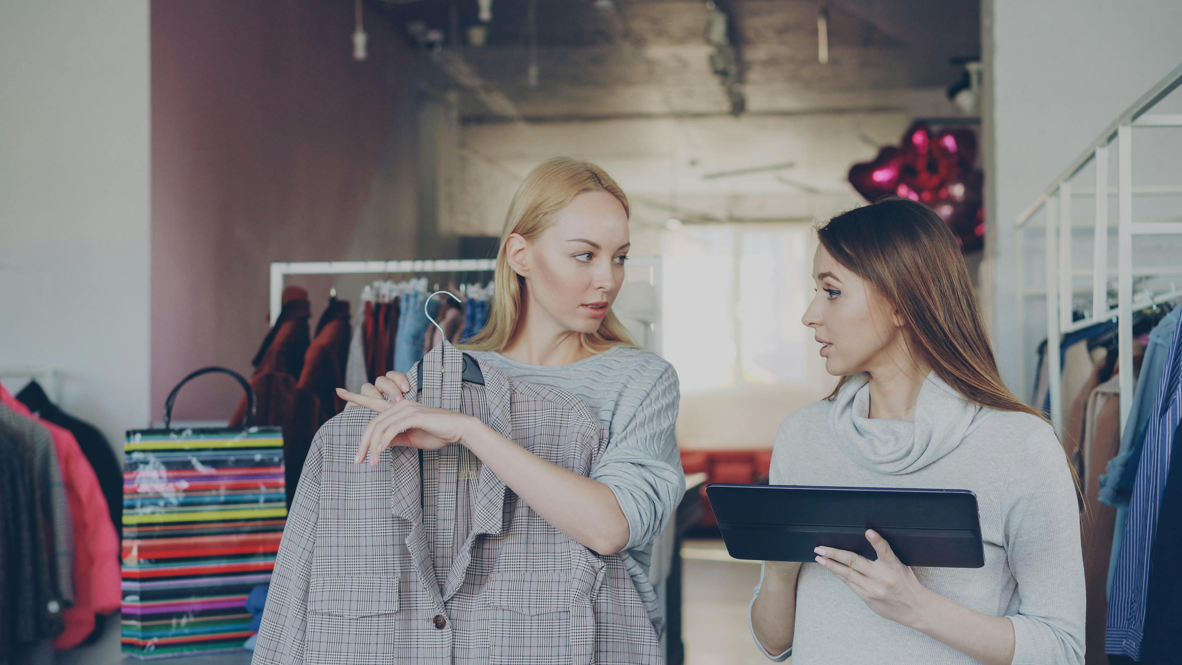 Best Women’s Clothing Subscription Boxes 2026: 6 Fashion Expert Picks — Photo by Vitaly Gariev on Pexels