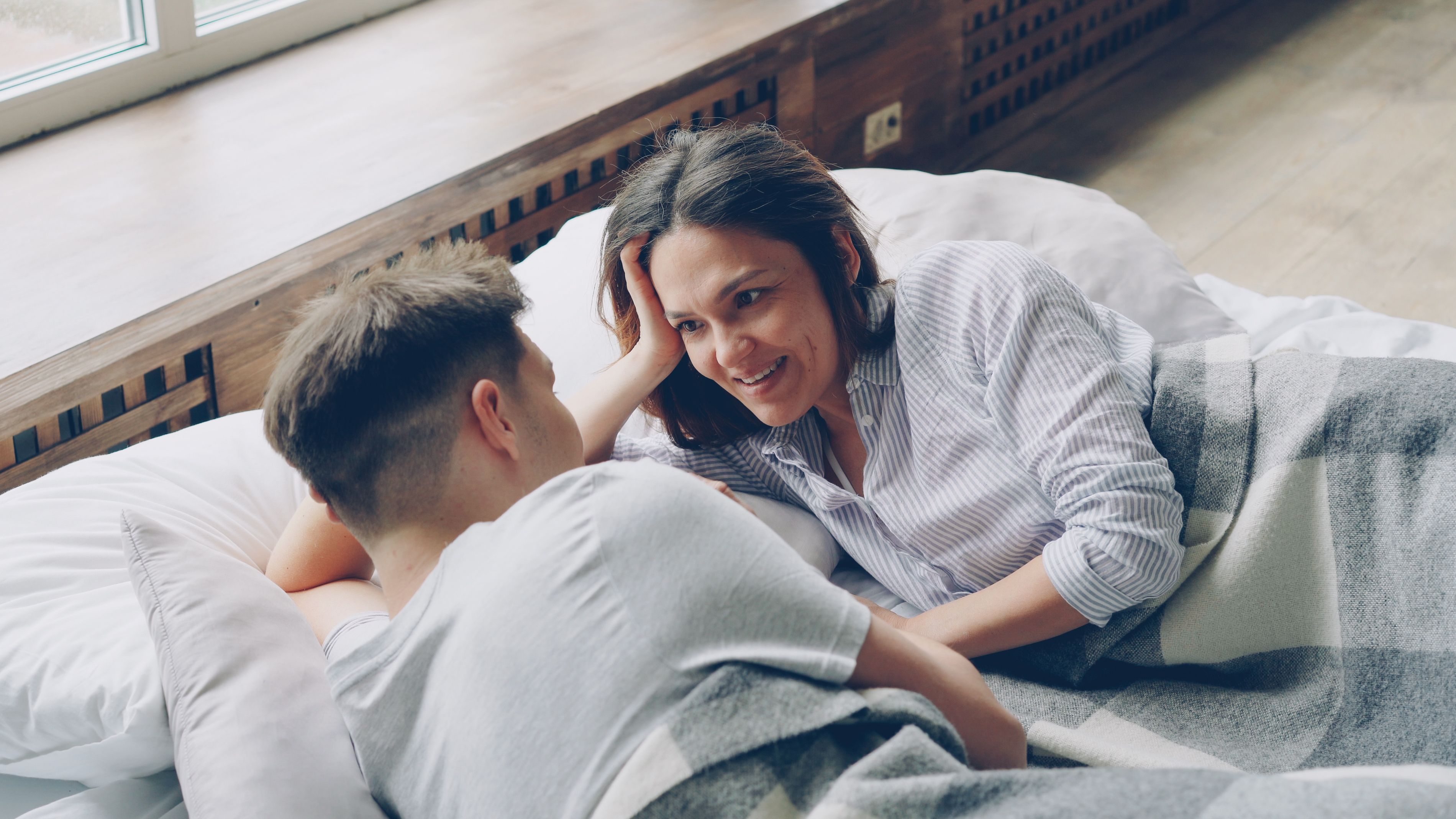 Сквірт: що це таке, як це виникає, факти та міфи — intimate relationship communication couple