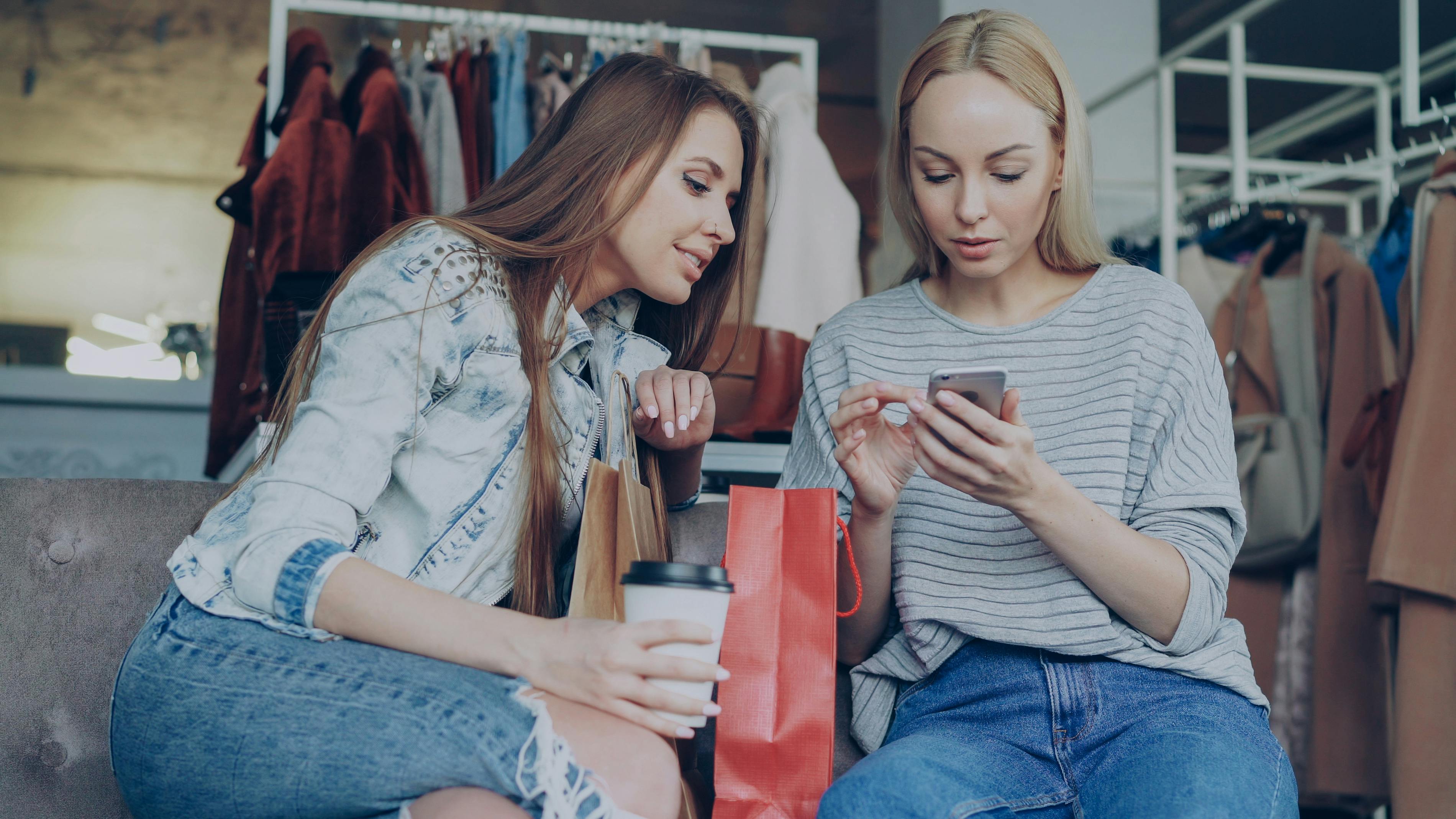 Best Women’s Clothing Subscription Boxes 2026: 6 Fashion Expert Picks — Photo by Vitaly Gariev on Pexels