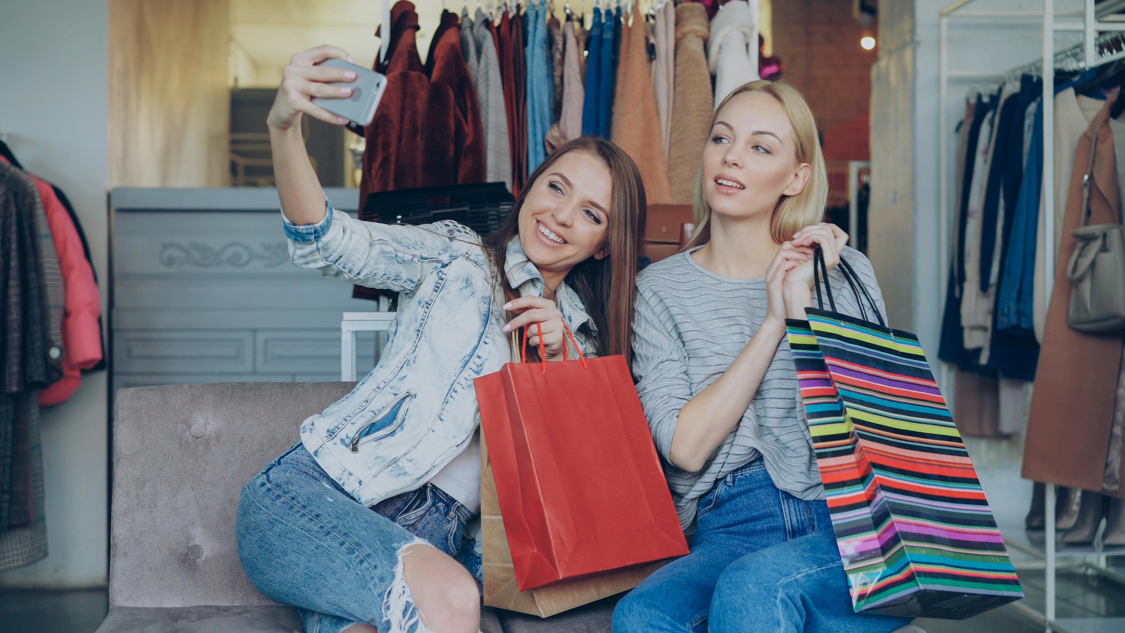 Best Women’s Clothing Subscription Boxes 2026: 6 Fashion Expert Picks — Photo by Vitaly Gariev on Pexels