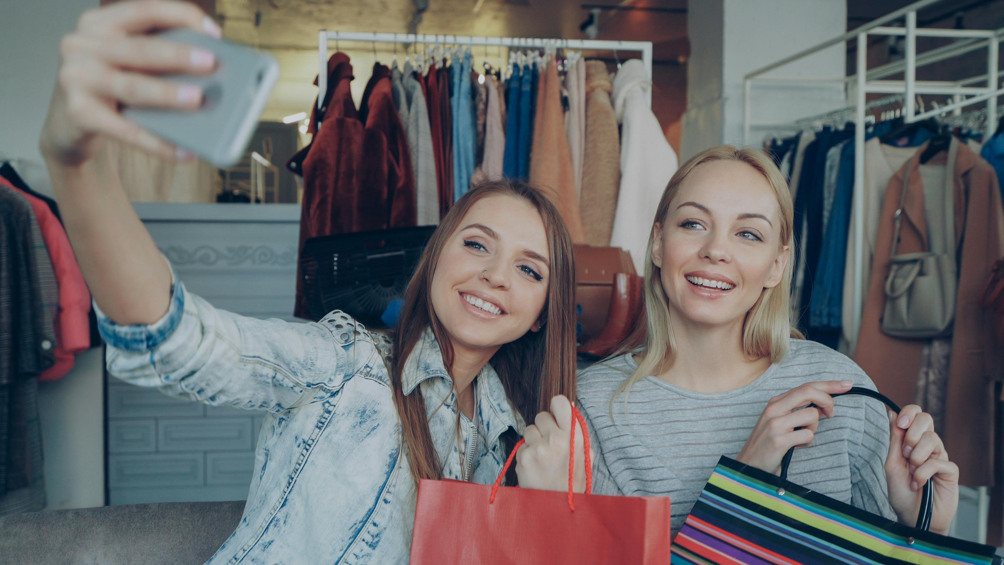 Best Women’s Clothing Subscription Boxes 2026: 6 Fashion Expert Picks — Photo by Vitaly Gariev on Pexels