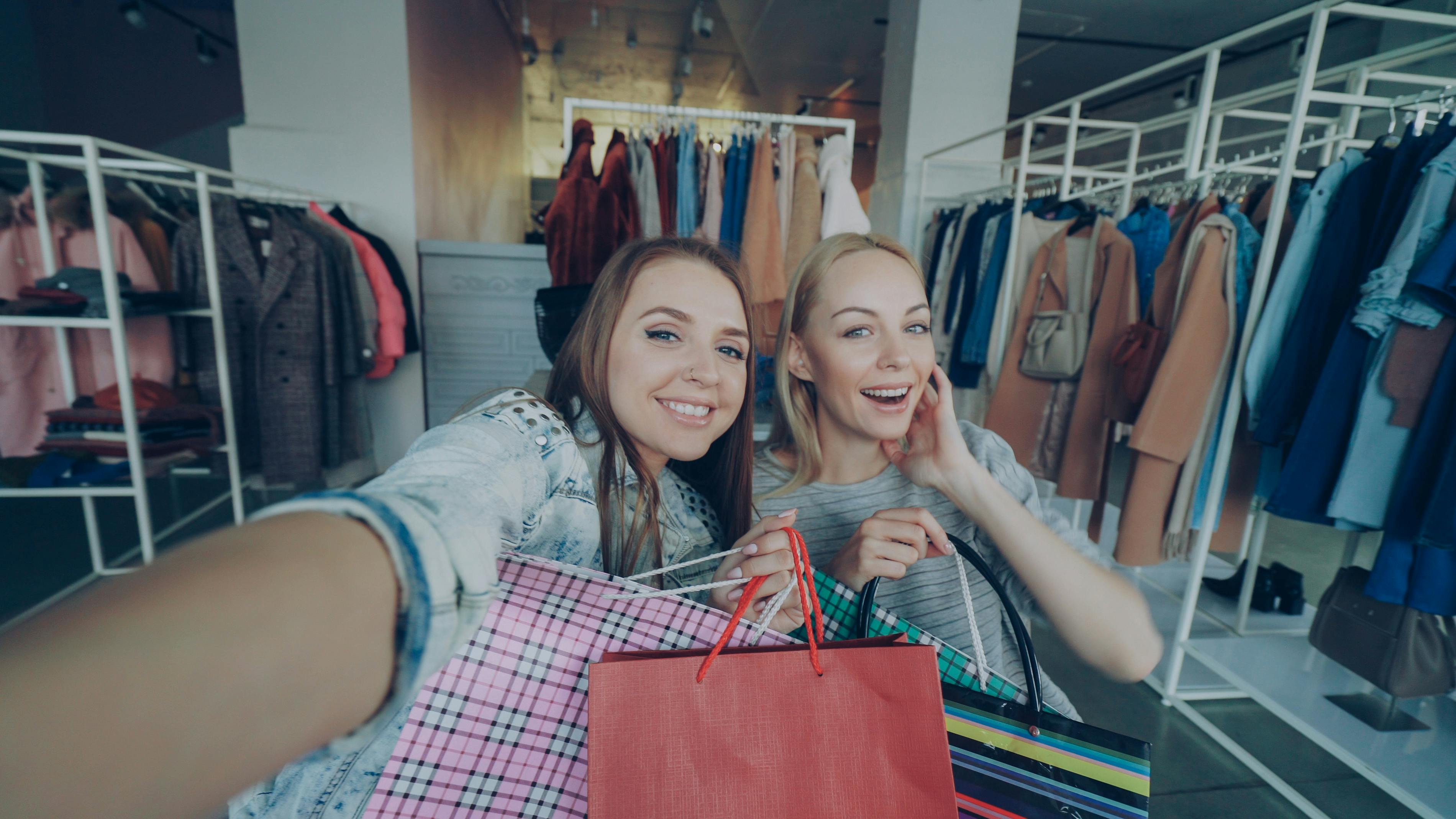 Best Women’s Clothing Subscription Boxes 2026: 6 Fashion Expert Picks — Photo by Vitaly Gariev on Pexels