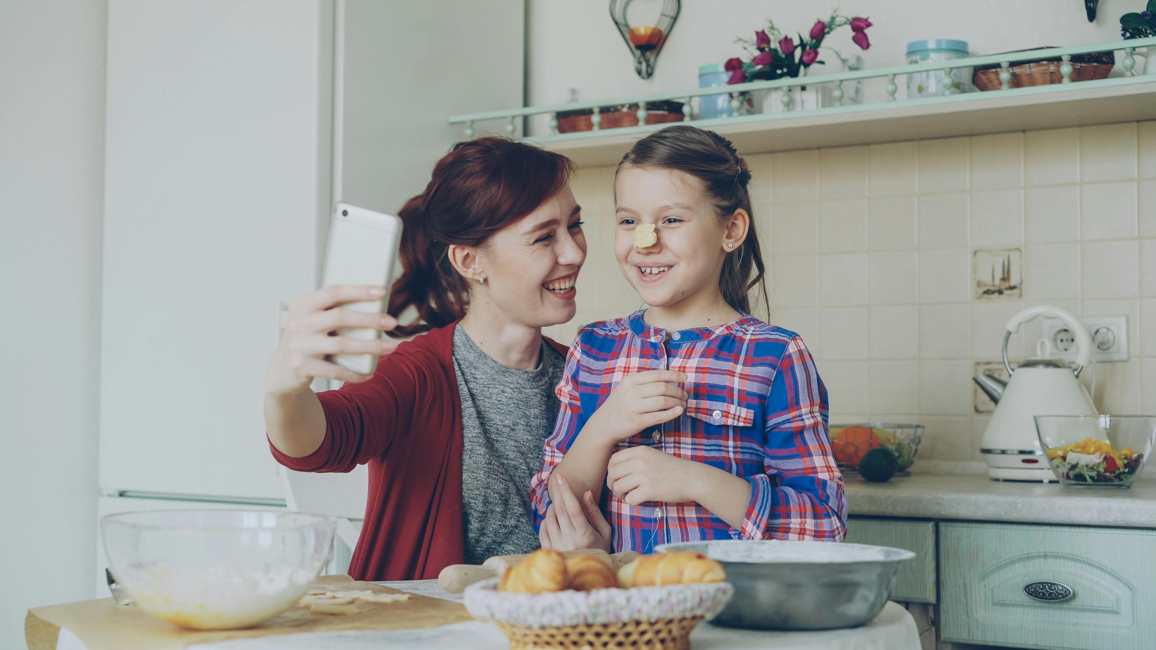 Easy recipes for a budget-friendly Mother’s Day gathering — Photo by Vitaly Gariev on Pexels