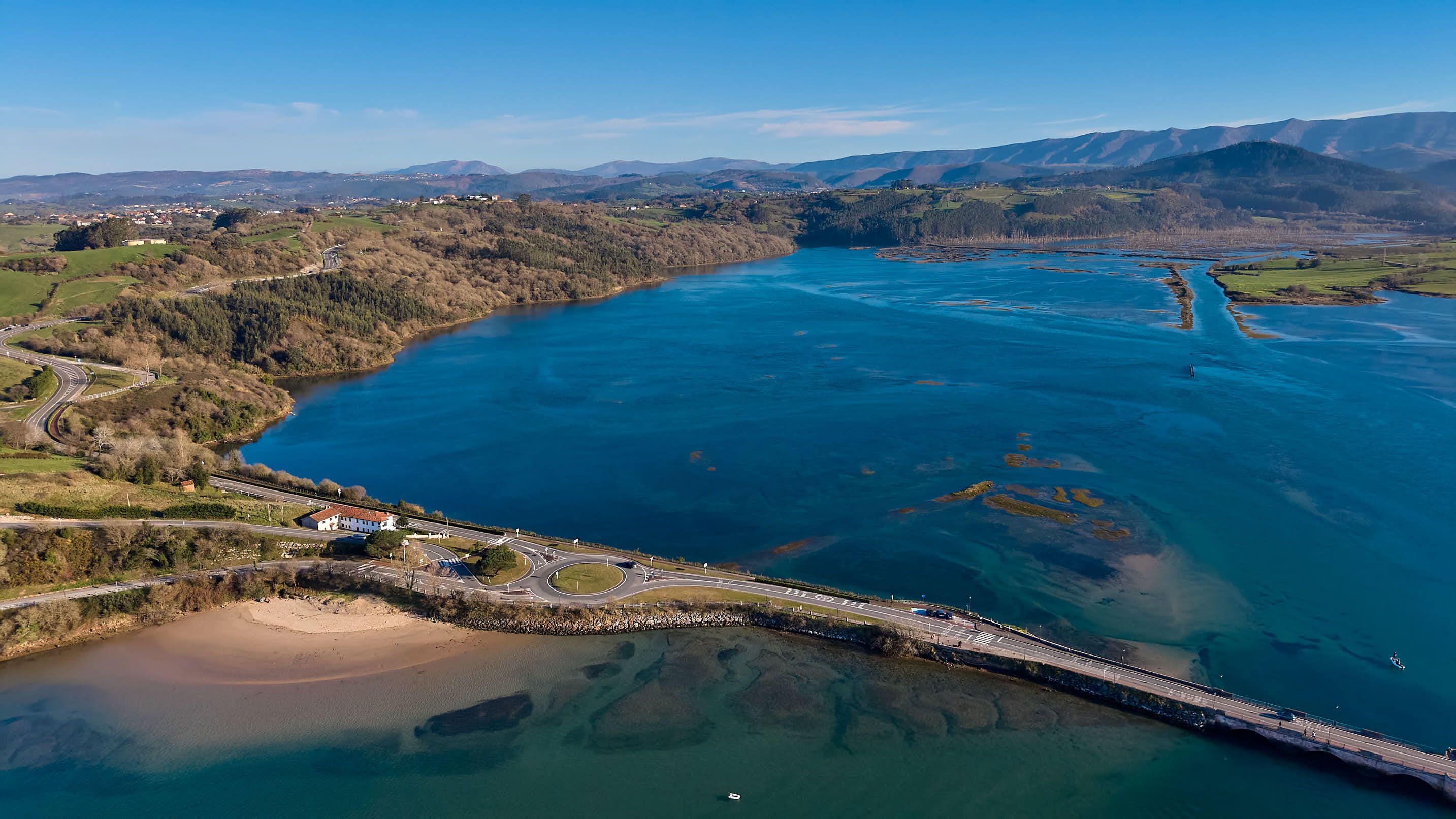 Navia