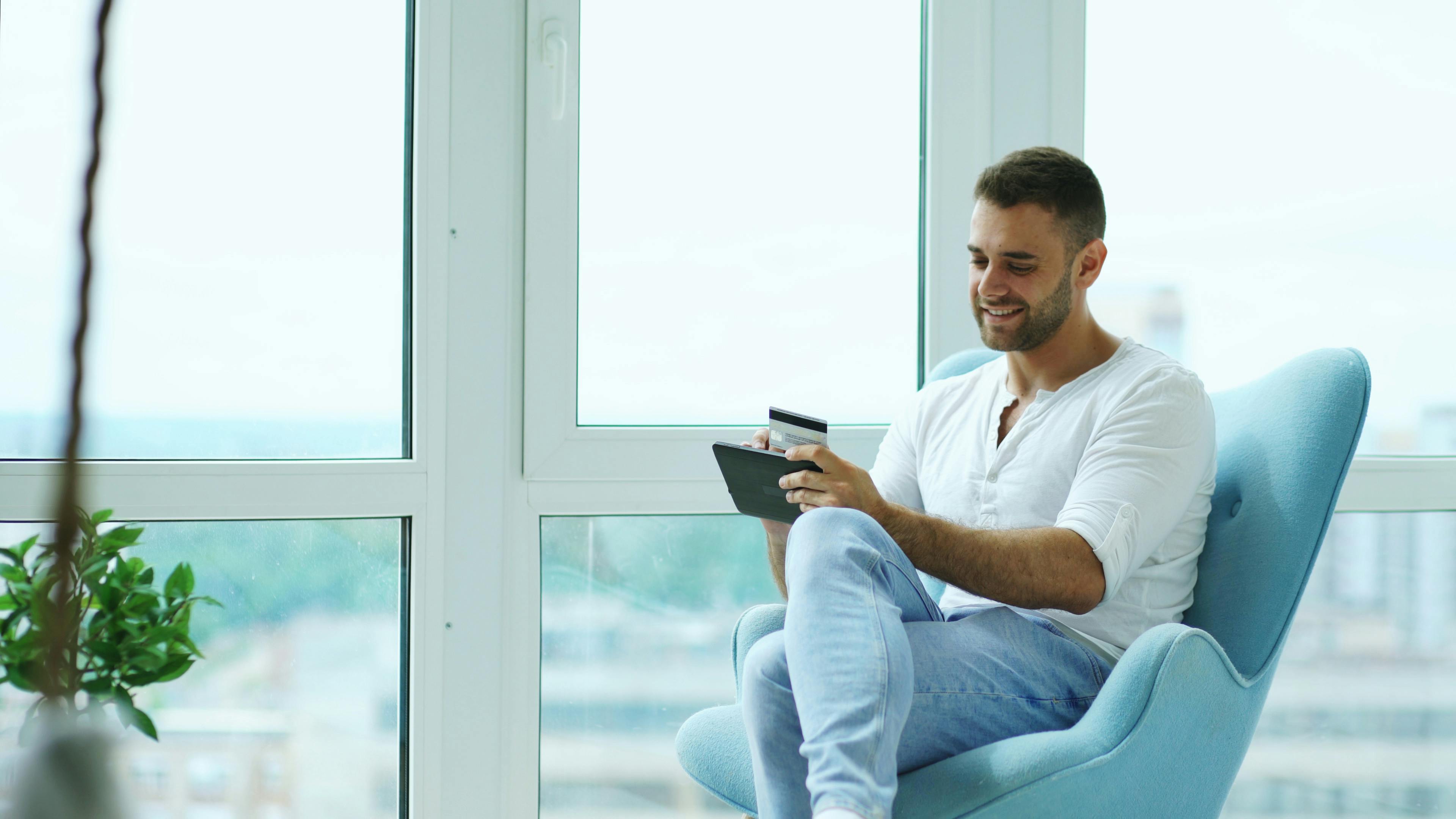 7 of the best credit cards for general travel purchases — Photo by Vitaly Gariev on Pexels