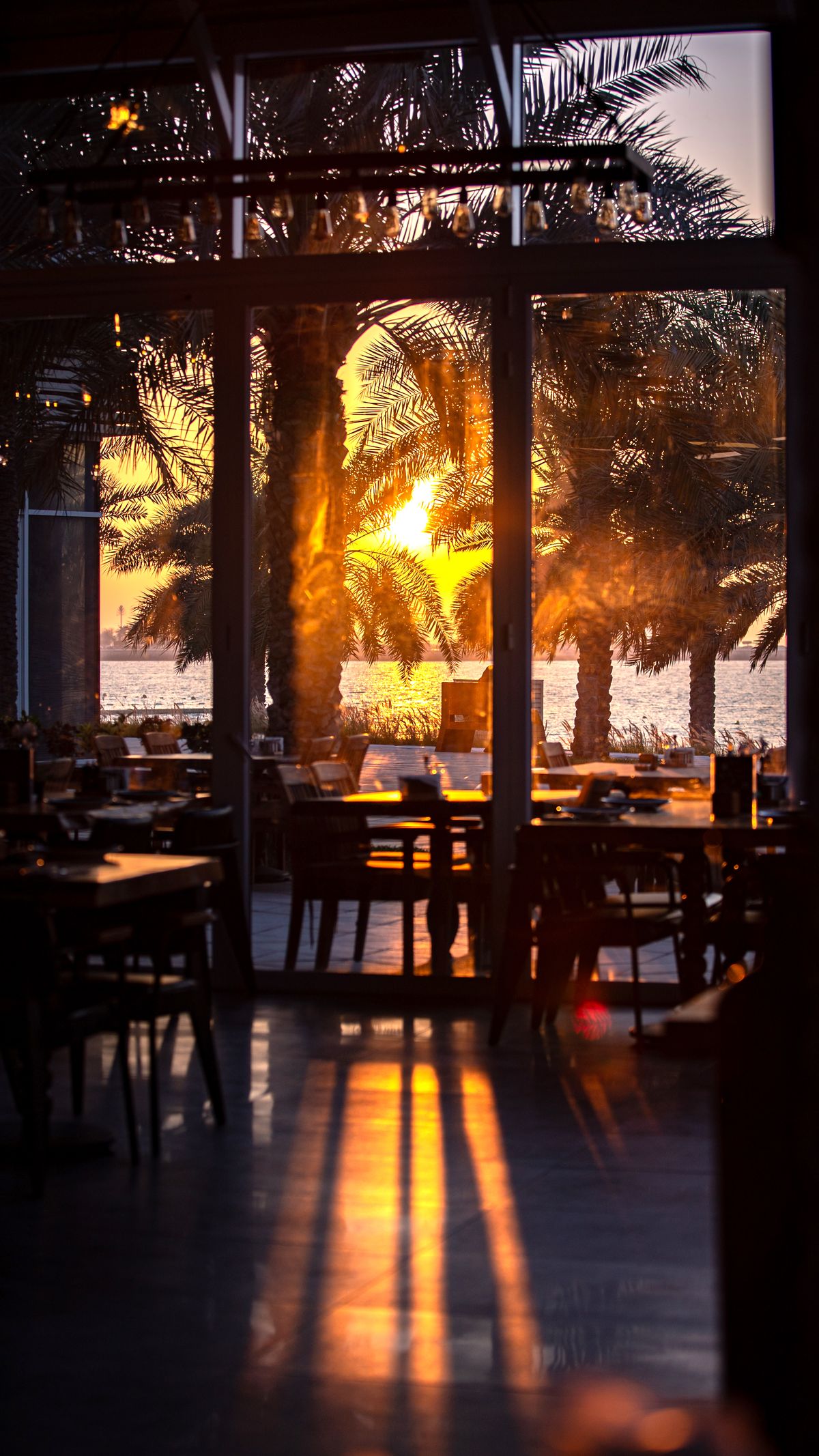 Thumbnail for Restaurants romantiques à Dakar : le guide 2026