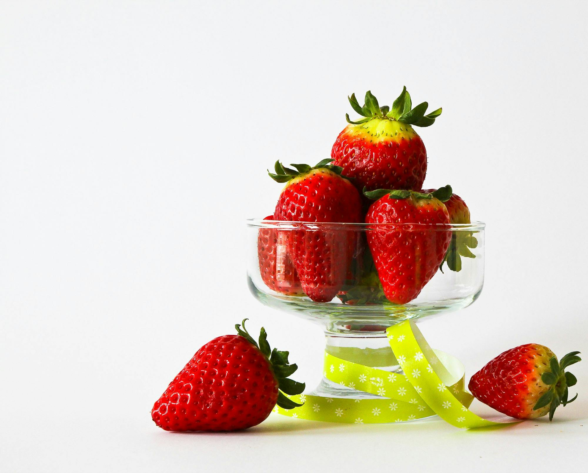 fruits-strawberries-fruit-red.jpg