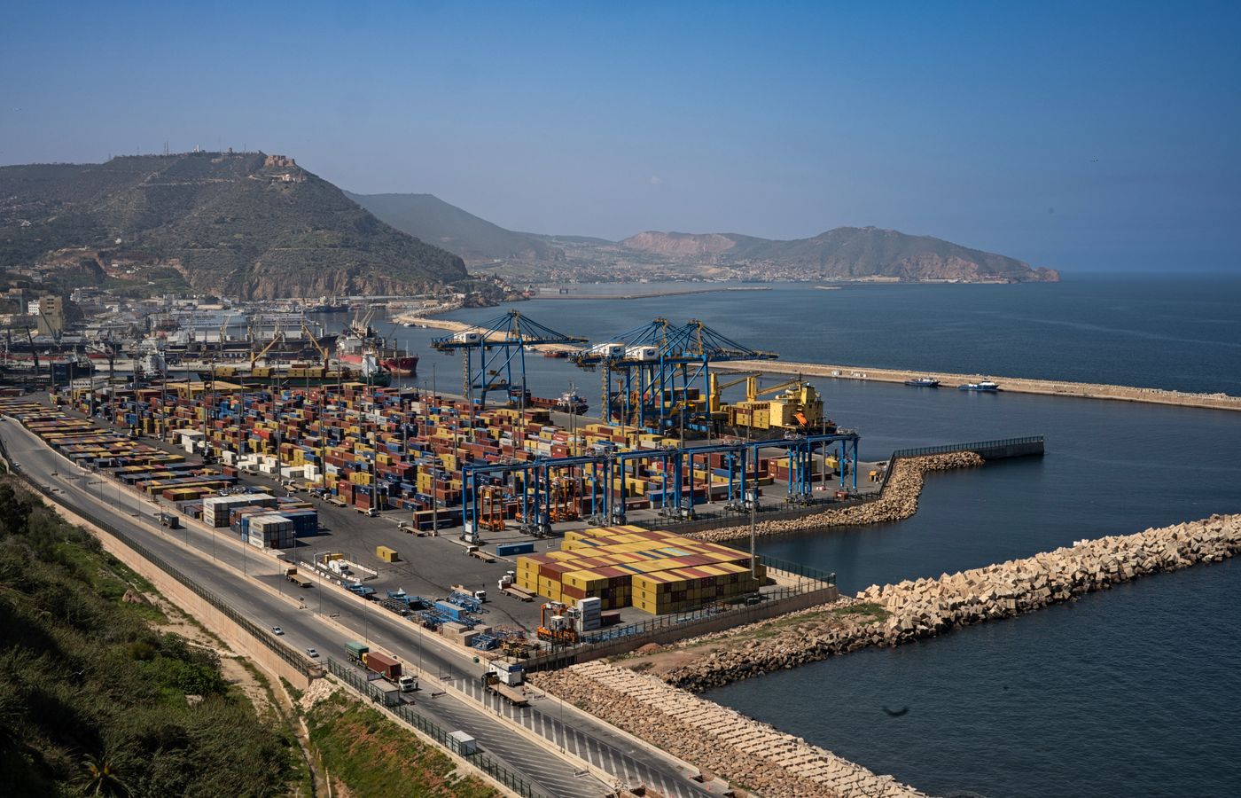 Une fenêtre portuaire tenue malgré la houle