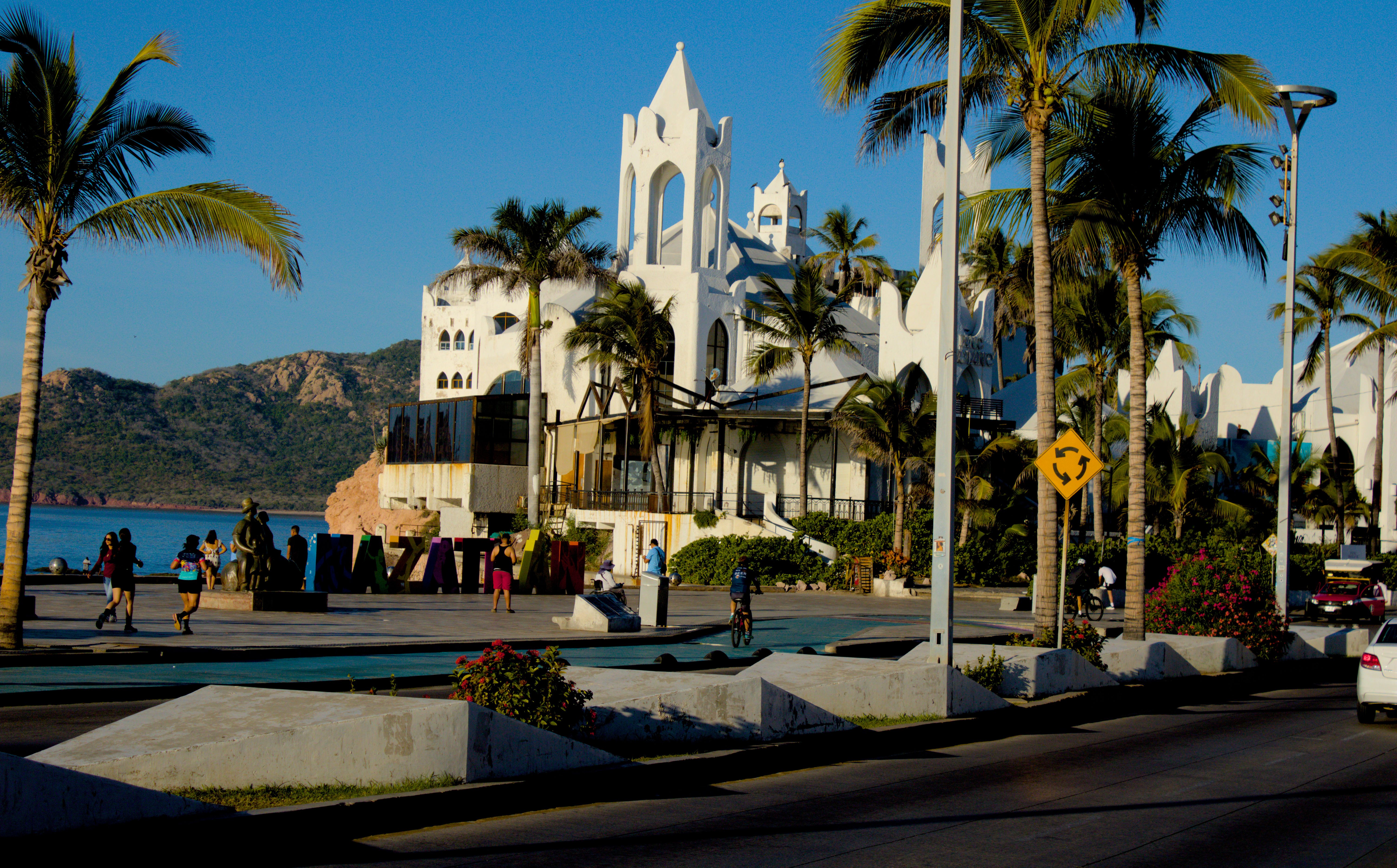 Puerto Escondido vs Mazatlán: Two Sides of Mexico's Pacific