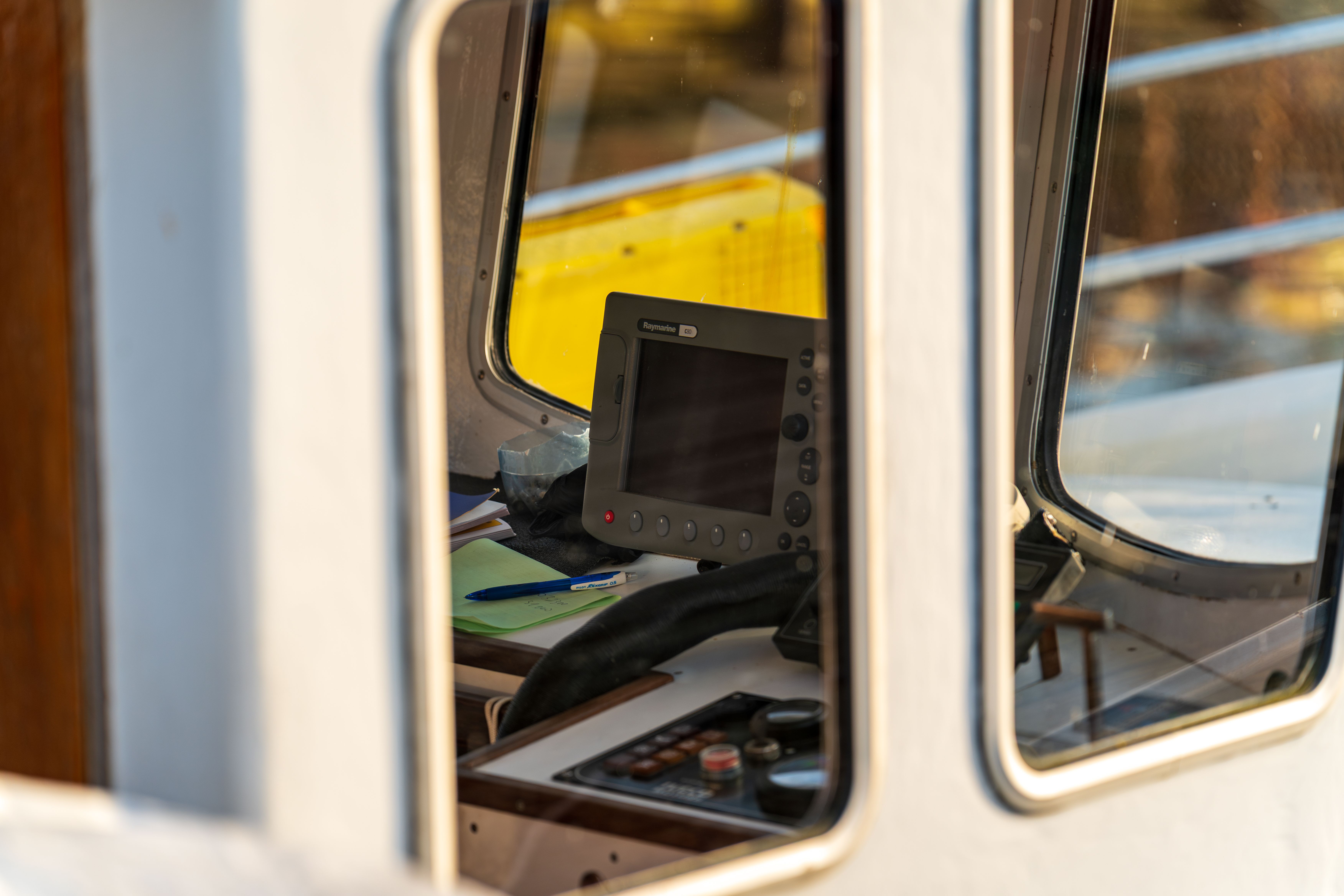 Garmin vs Humminbird Fish Finders: Which Brand Wins?