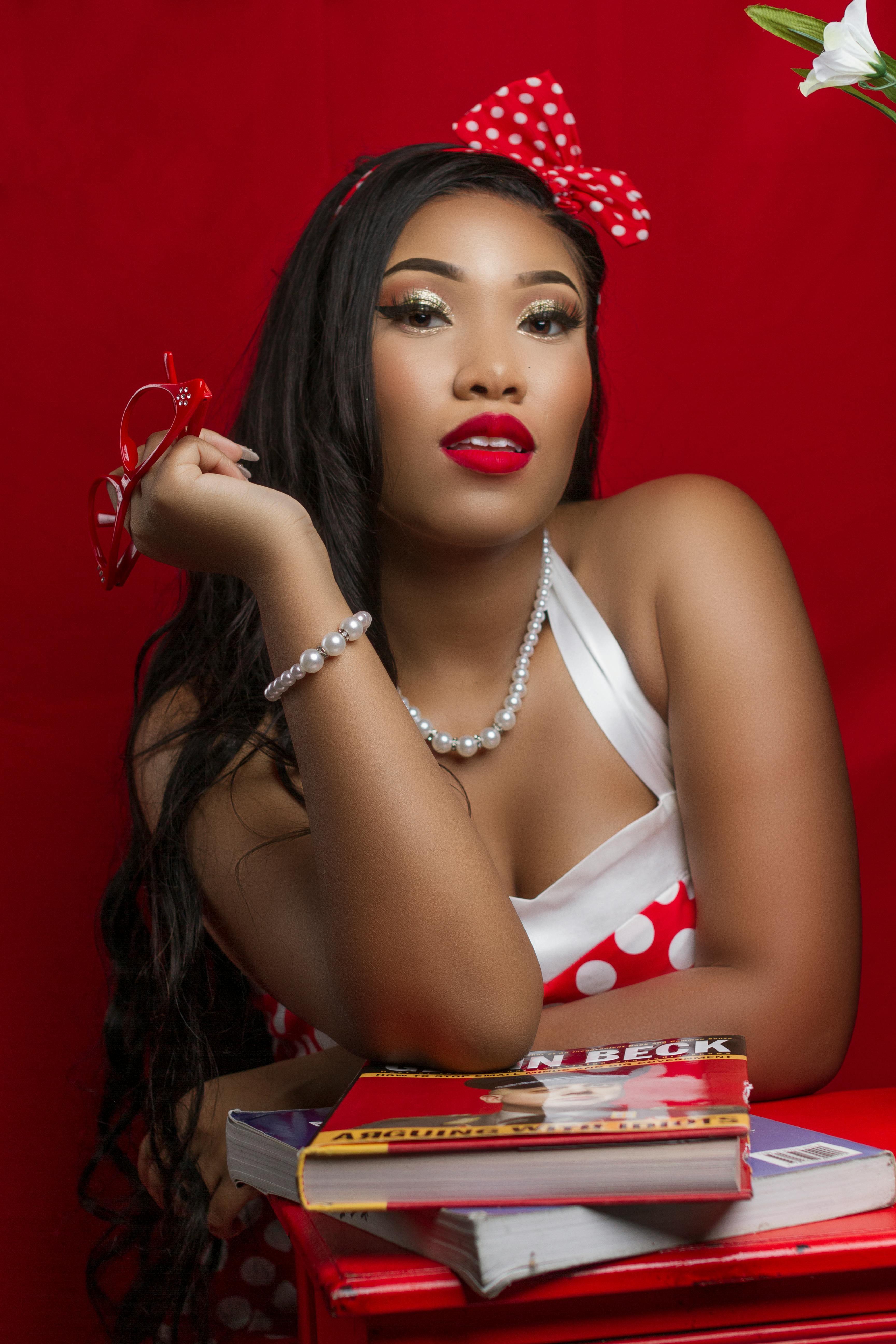 Gratuit Femme En Débardeur Blanc Photos