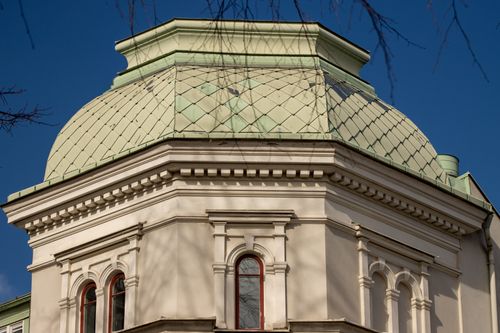 Free Close-up of an architectural dome with ornate design in Jönköping, Sweden, under blue sky. Stock Photo