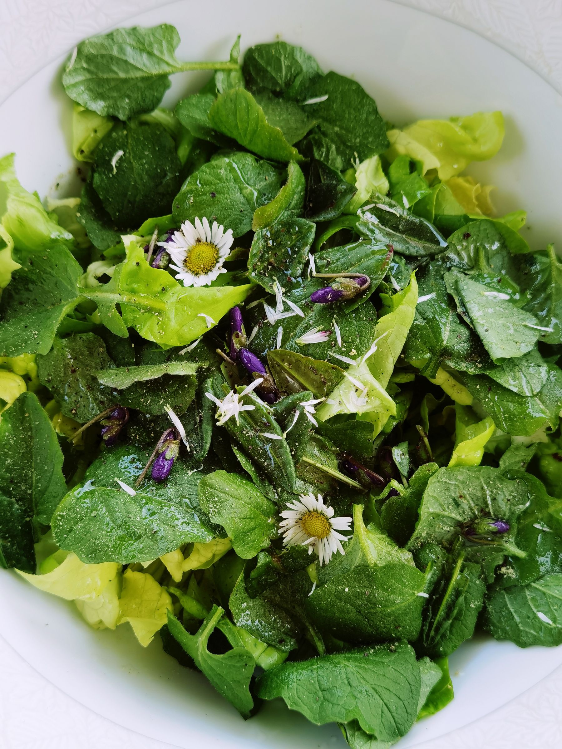 Edible flowers and micro leaves