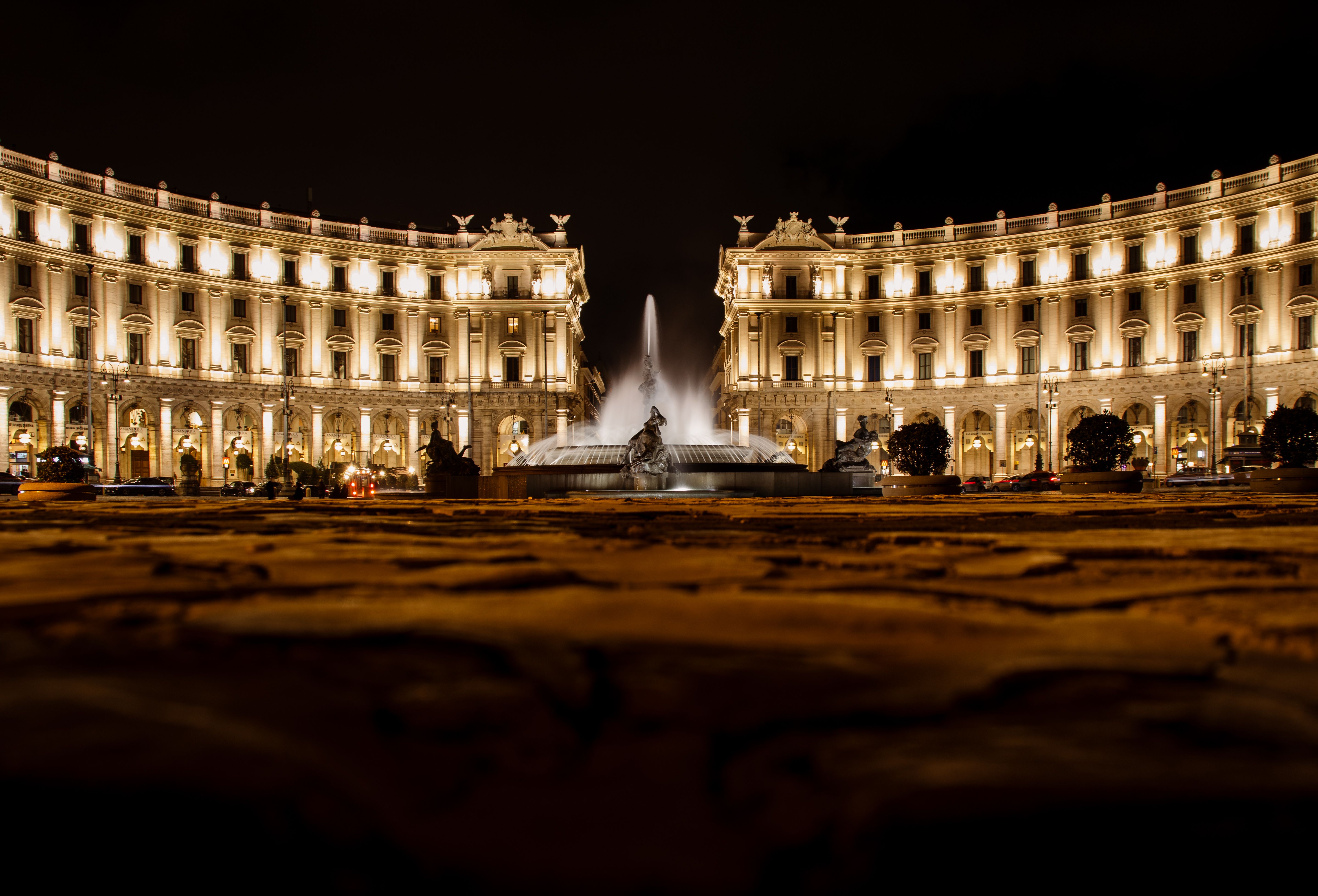 Night View of Piazza della Repubblica in Rome · Free Stock Photo
