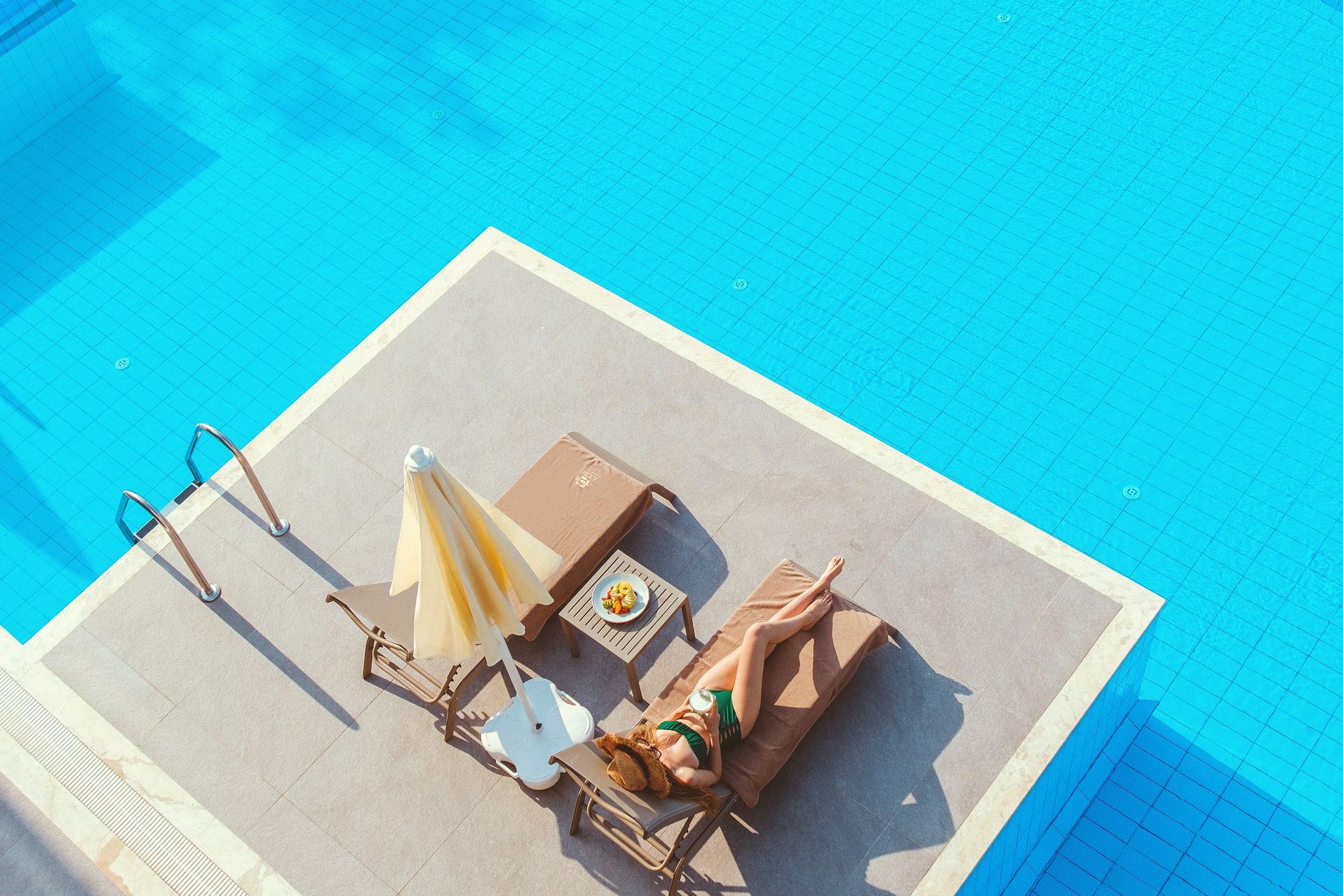 Step In and Soak Up: The Complete Guide to Tanning Ledges for Carolina Pool Owners