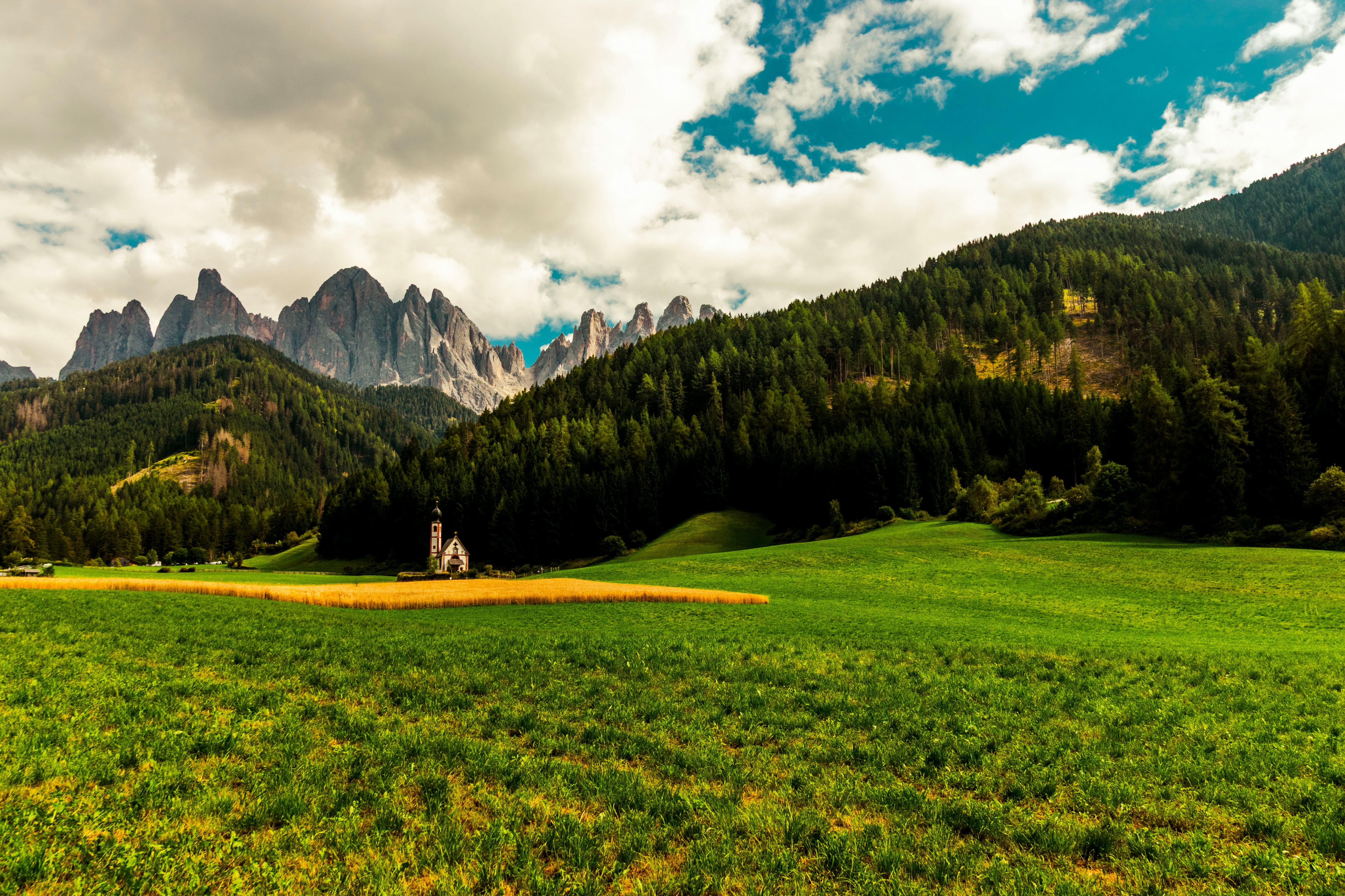 Guida a Val di Susa: dove le Alpi sussurrano storie di fede e sapori antichi