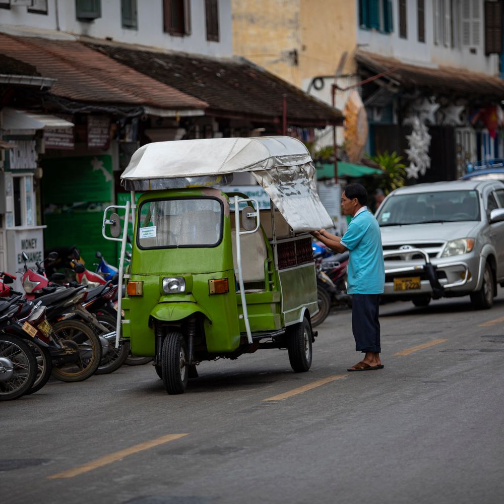 Beoley — man and van team loading a removal van