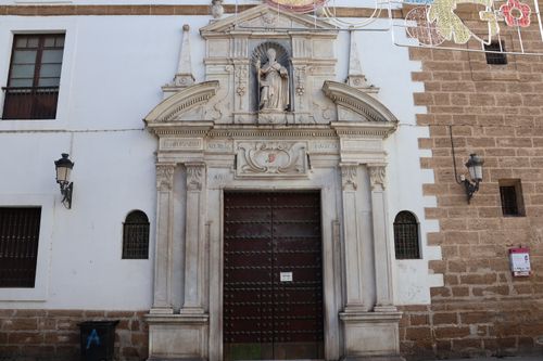 Free Detailed view of a historic church facade in Cádiz, showcasing Baroque architecture. Stock Photo