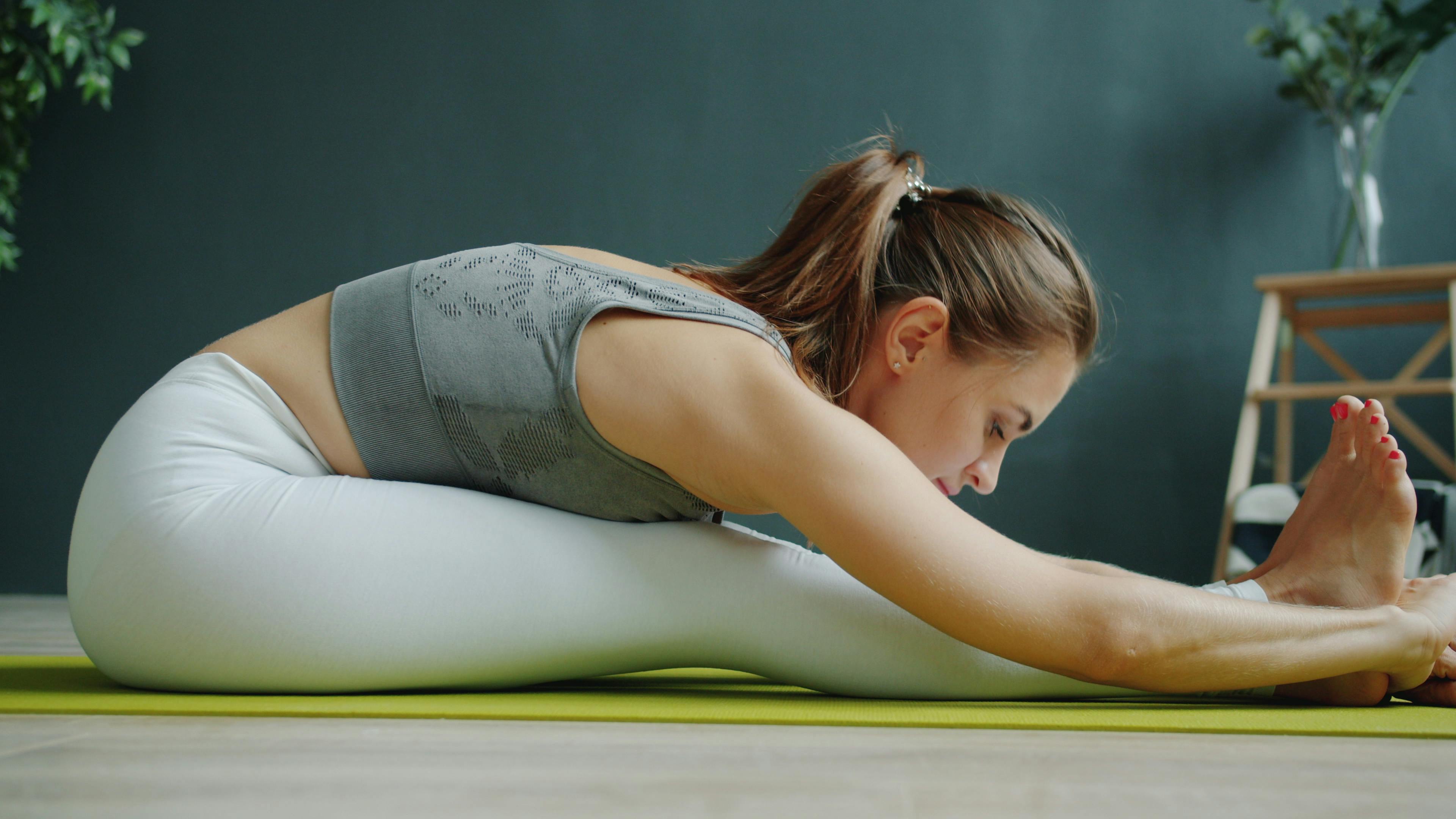 lifestyle hours wellness routines — Photo by Vitaly Gariev on Pexels