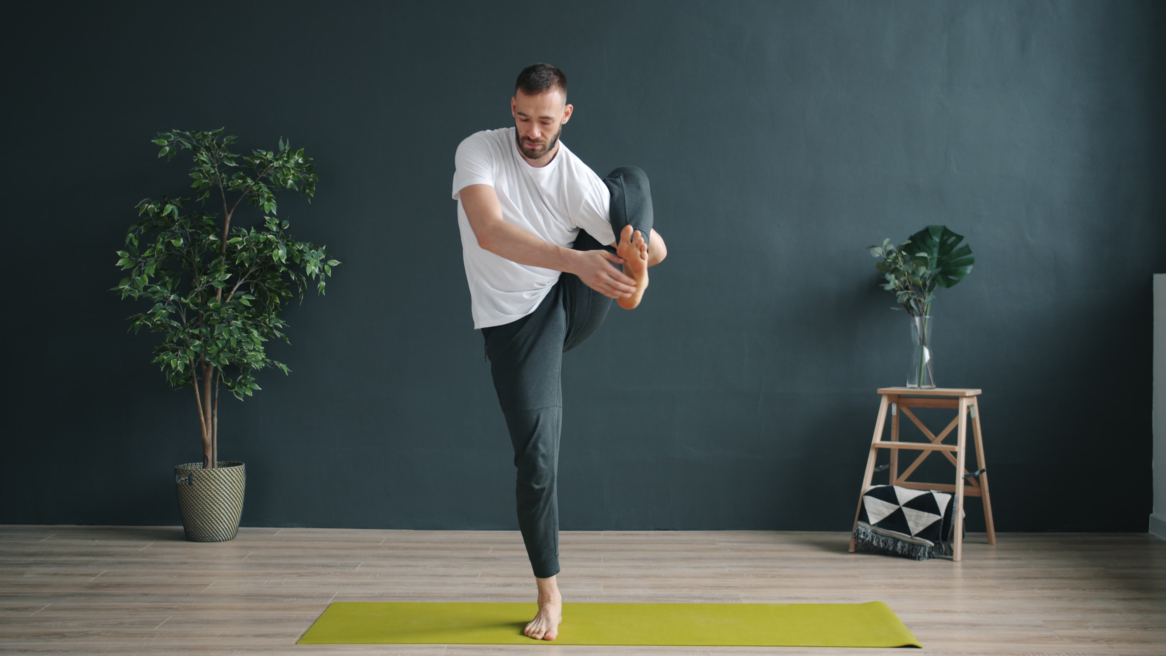5 Ways Yoga Improves Work Productivity