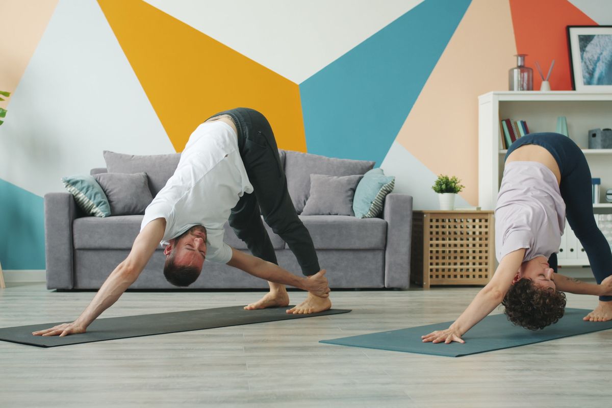 Posture de yoga sur la tête : la méthode sûre - La méthode sûre : préparer son corps avant de monter
