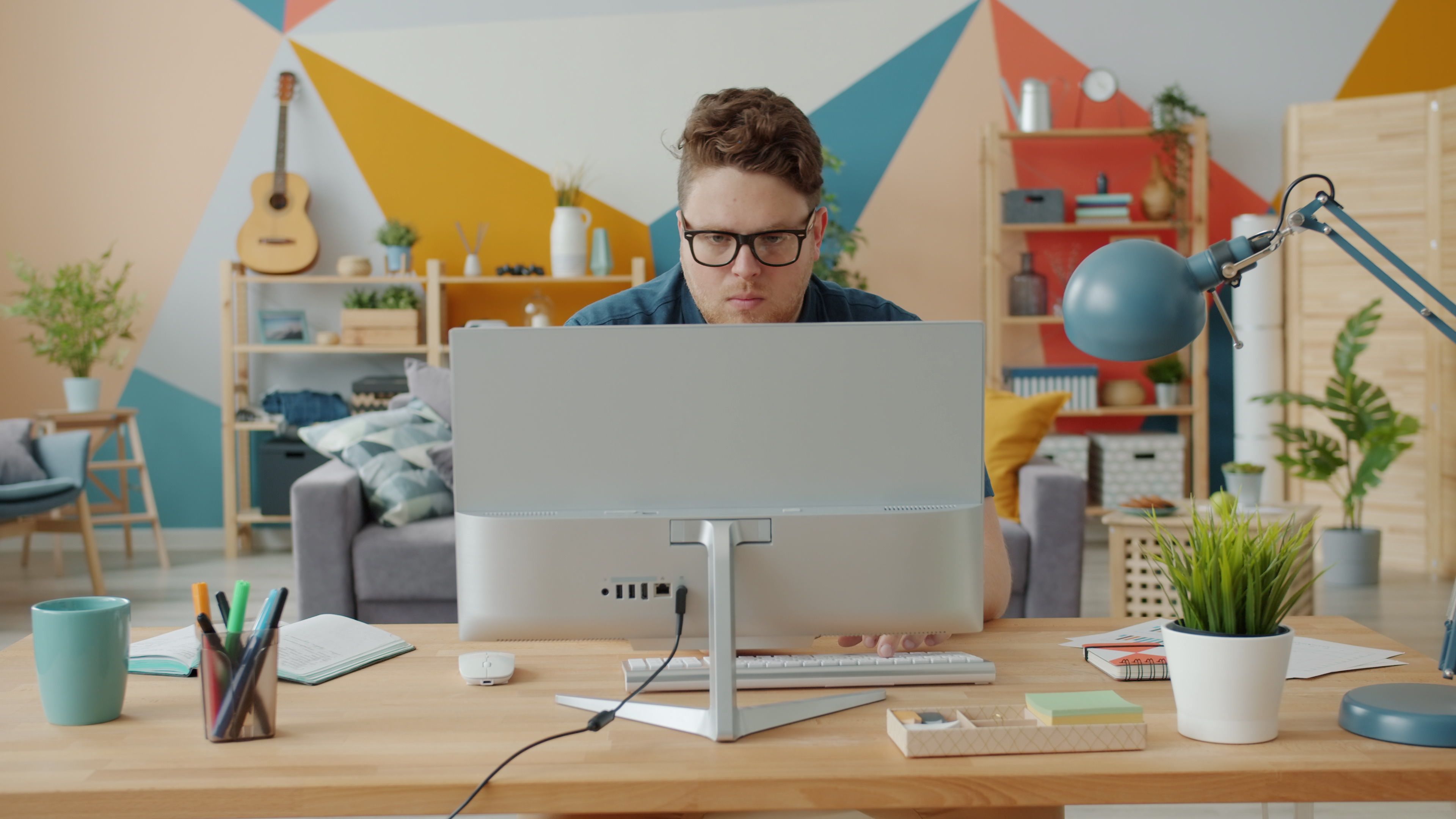 Study shows working from home has potential to significantly boost productivity — Photo by Vitaly Gariev on Pexels