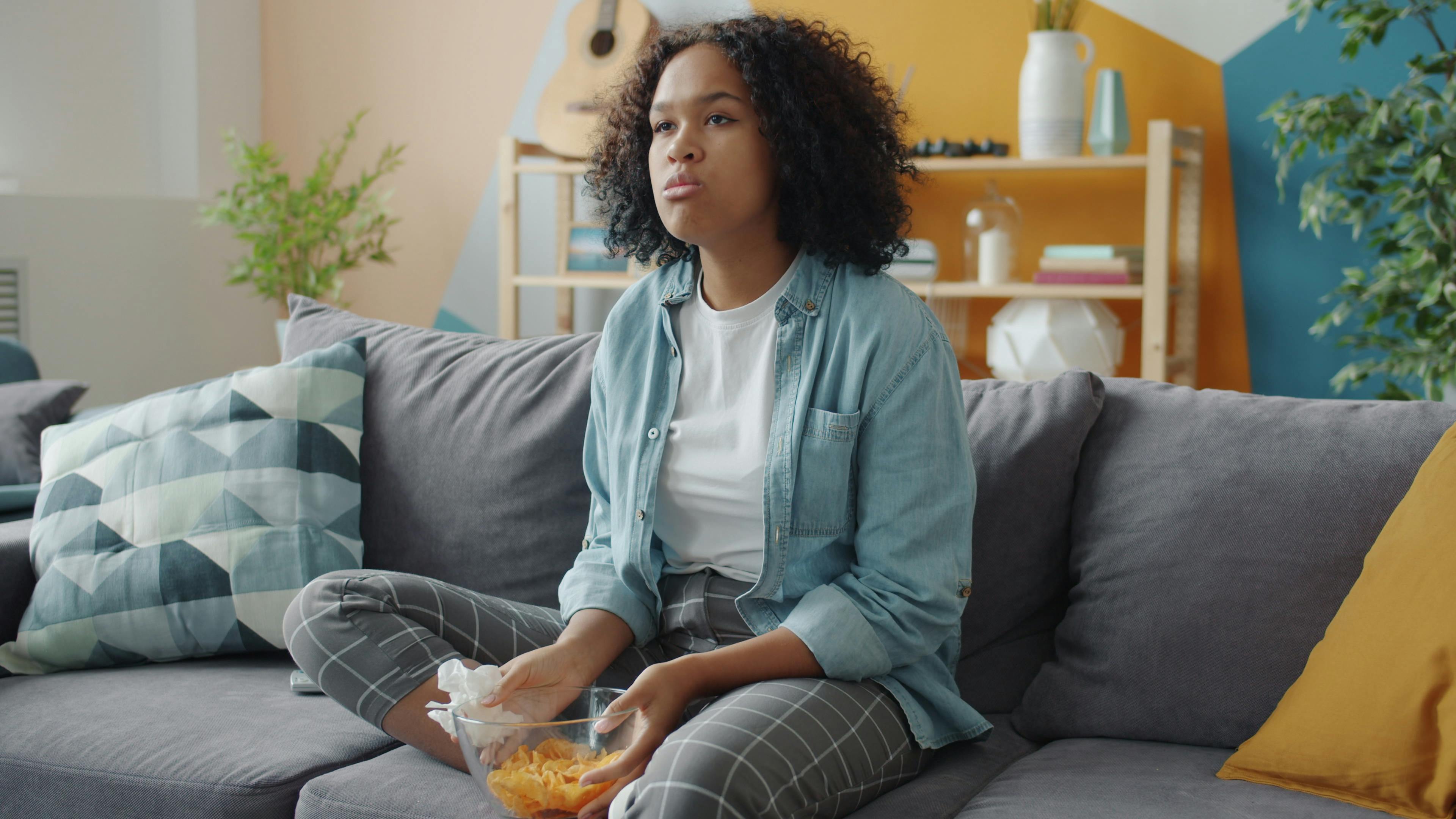 Some young Americans scale back dating as costs and apps add pressure, survey shows - CNBC — Photo by Vitaly Gariev on Pexels