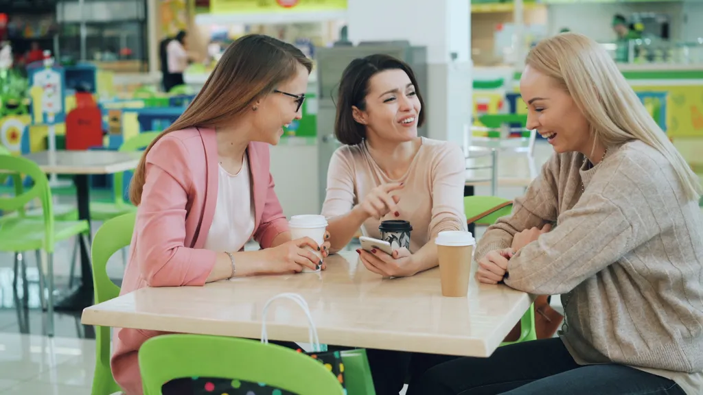 Tinder Reduces User Decline with Social Features: Founders Should Note Engagement Strategies