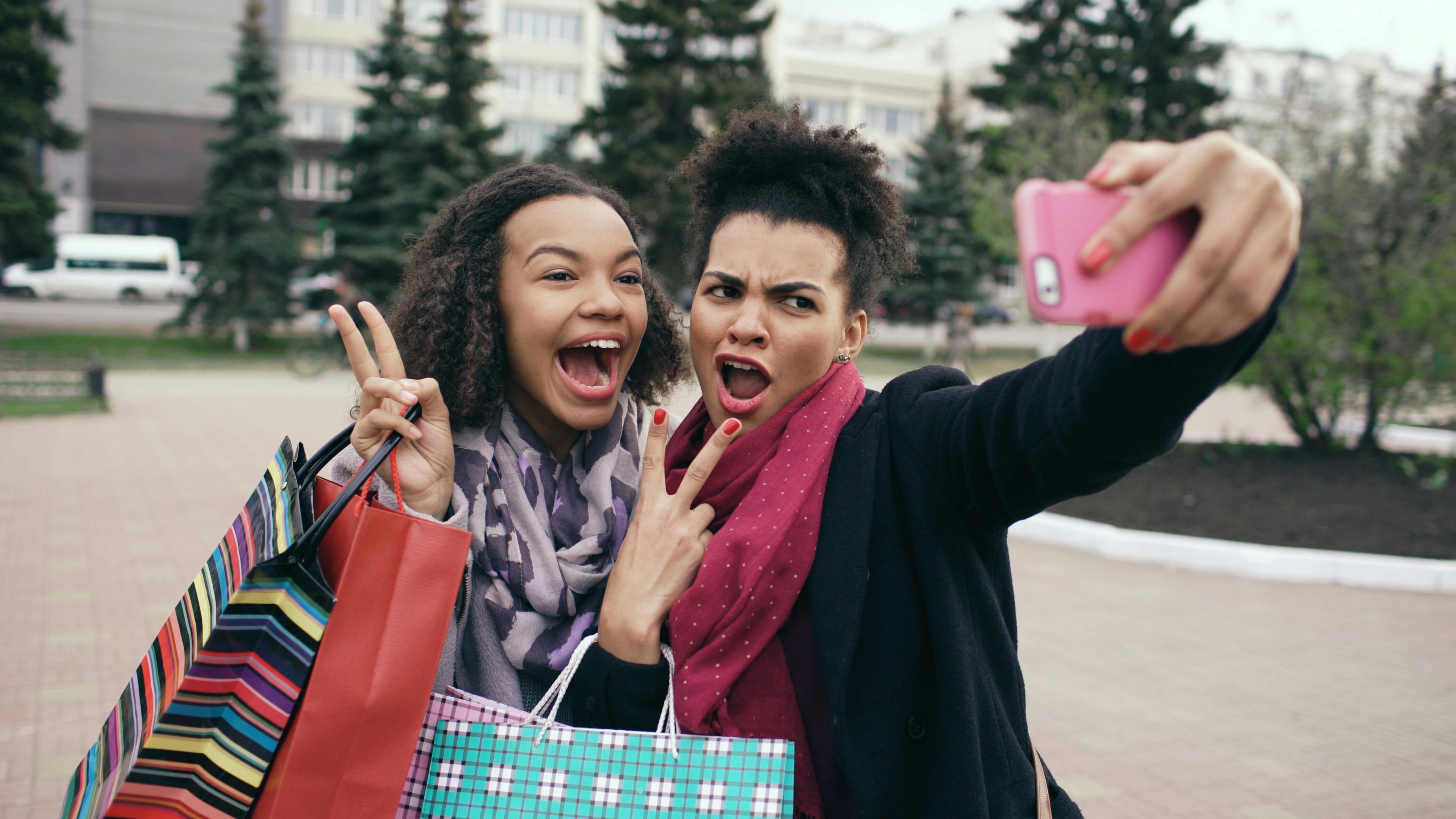 general lifestyle shop online — Photo by Vitaly Gariev on Pexels